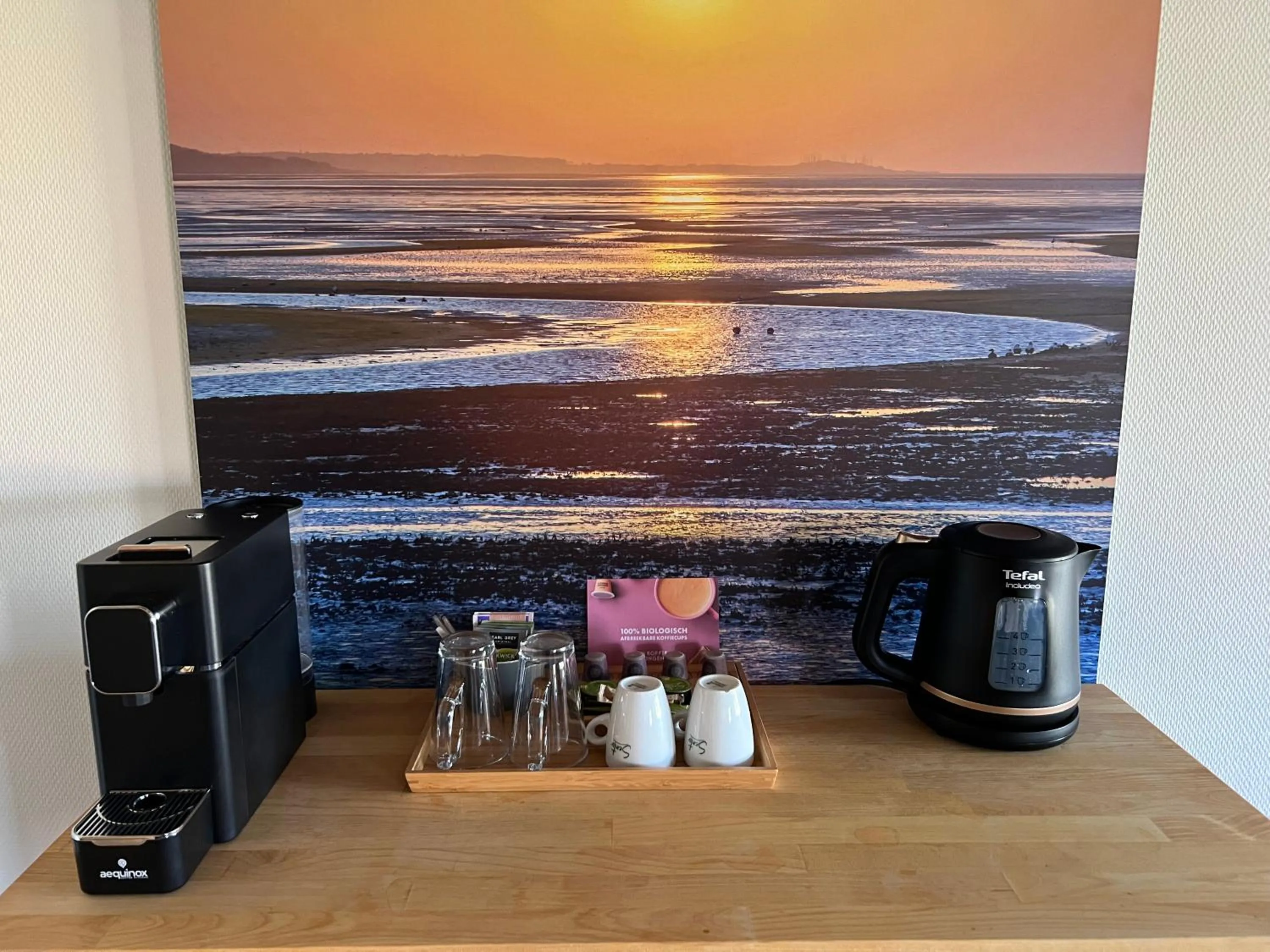 Coffee/tea facilities in Hotel Posthuys Vlieland