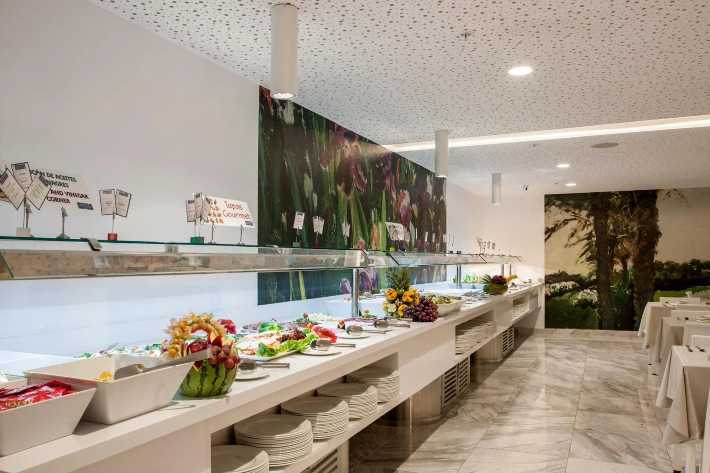 Restaurant/places to eat in Villa Luz Design & Art Hotel