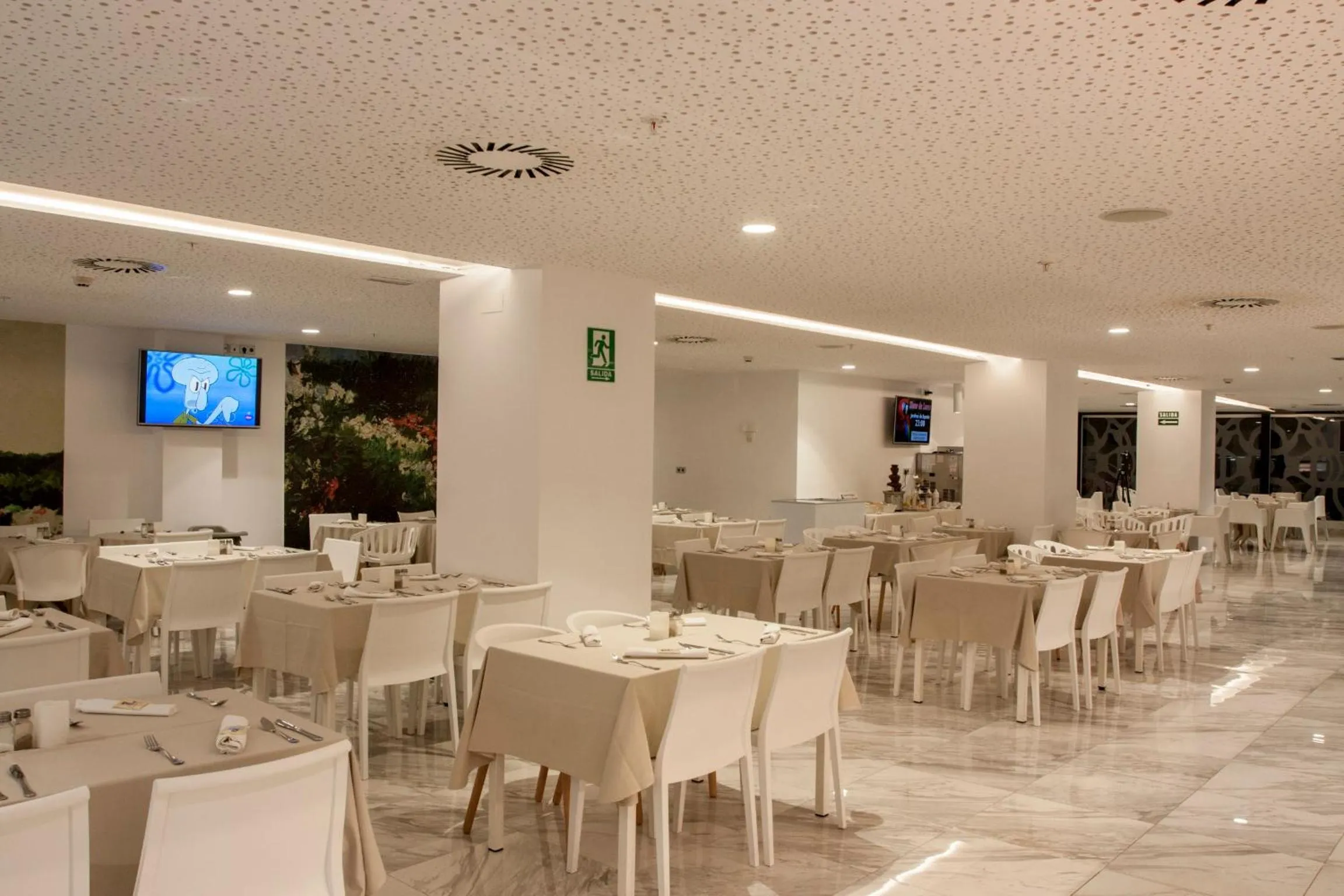 Restaurant/places to eat in Villa Luz Design & Art Hotel