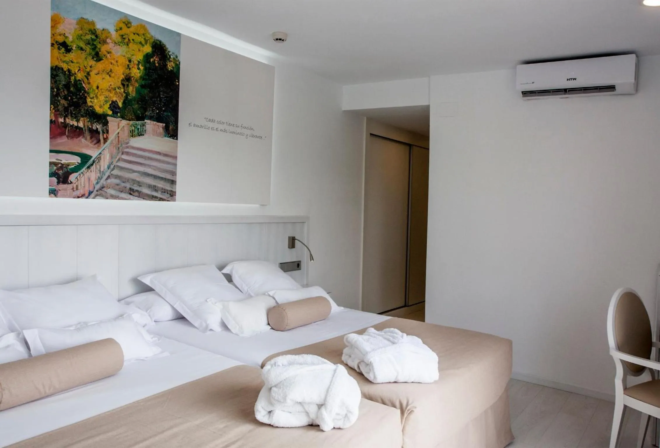 Bedroom, Bed in Villa Luz Design & Art Hotel