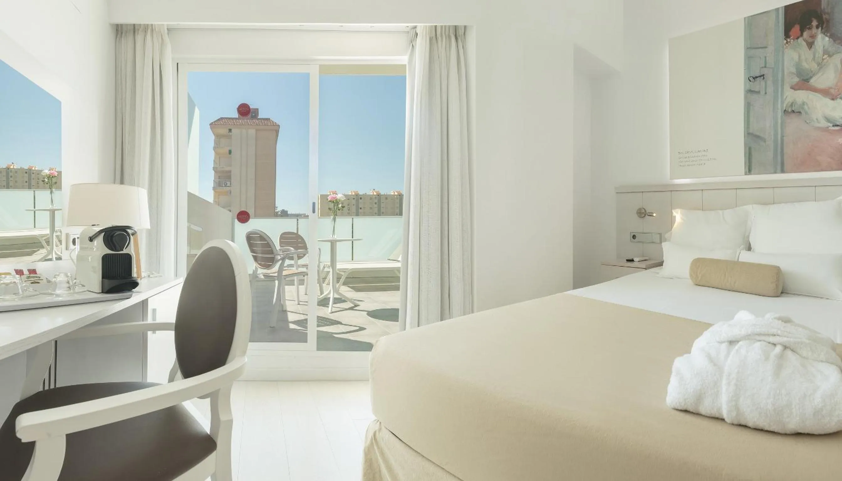 Bed in Villa Luz Design & Art Hotel