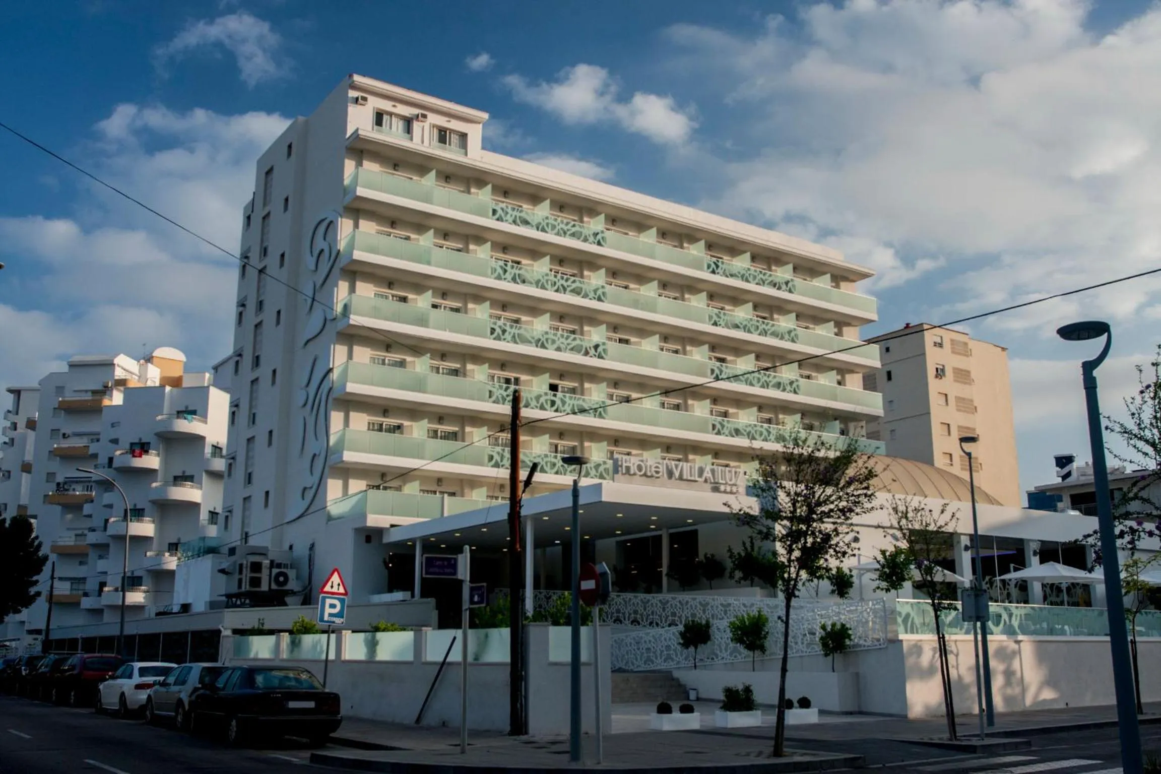 Facade/entrance in Villa Luz Design & Art Hotel