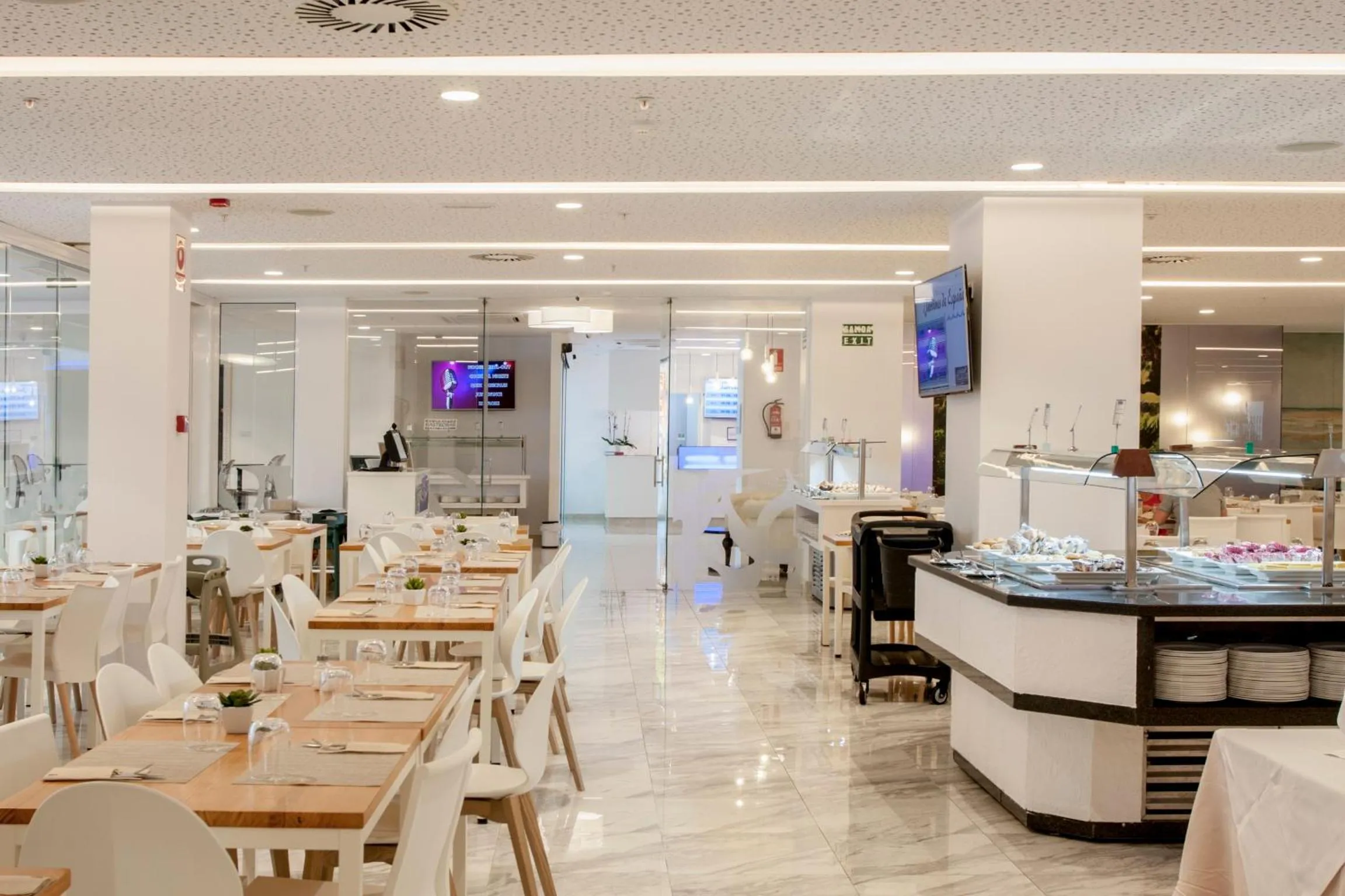 Restaurant/places to eat in Villa Luz Design & Art Hotel