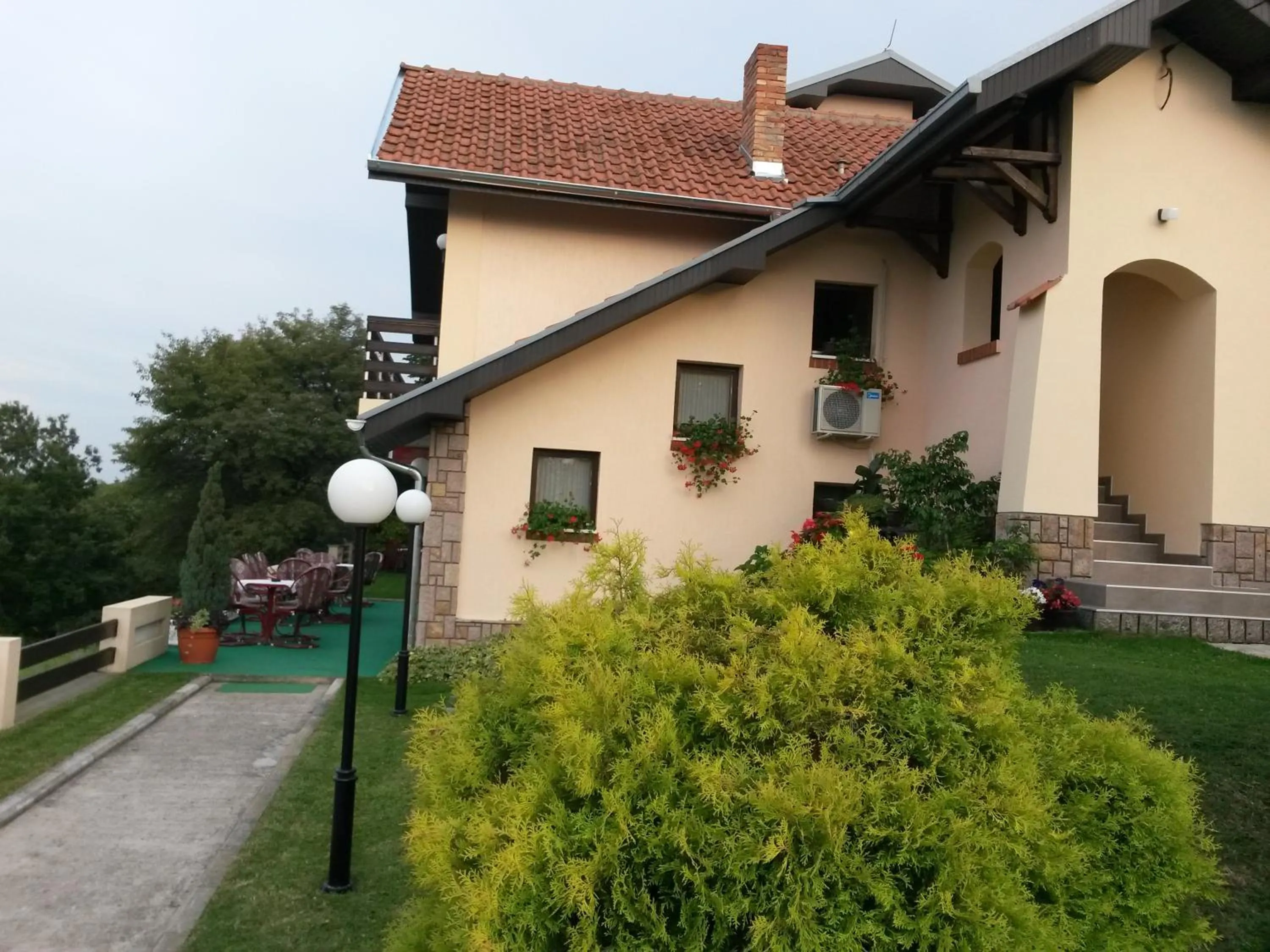 Facade/entrance in Vila Vidikovac Arandjelovac