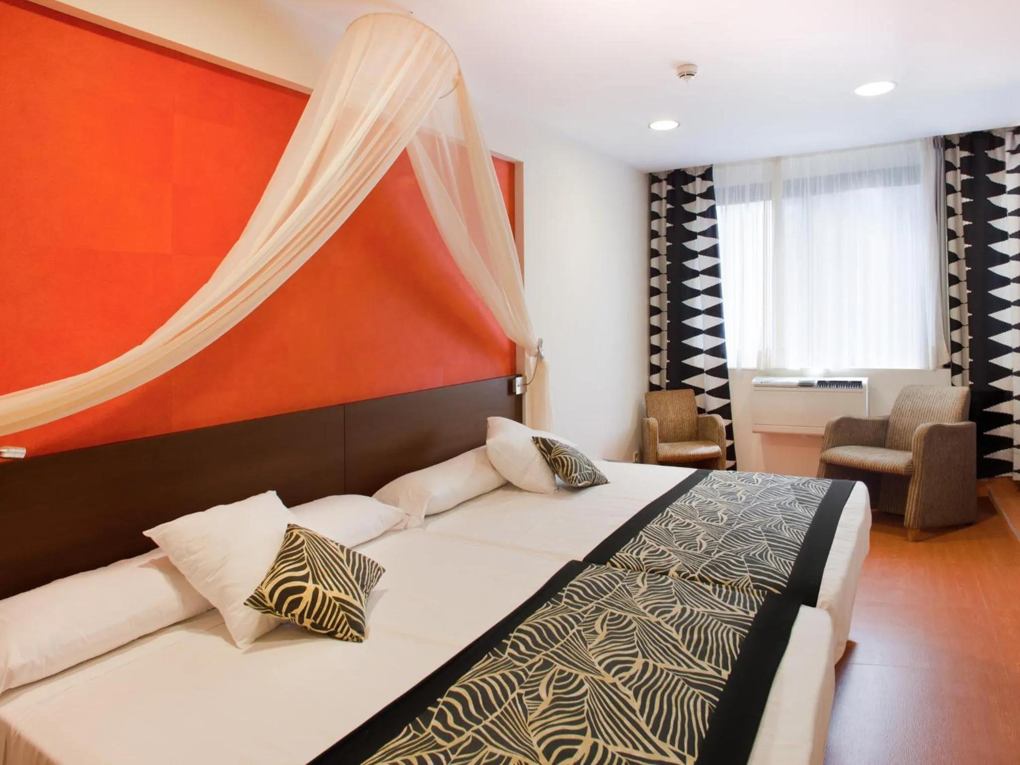 Bedroom, Bed in Magic Aqua Rock Gardens