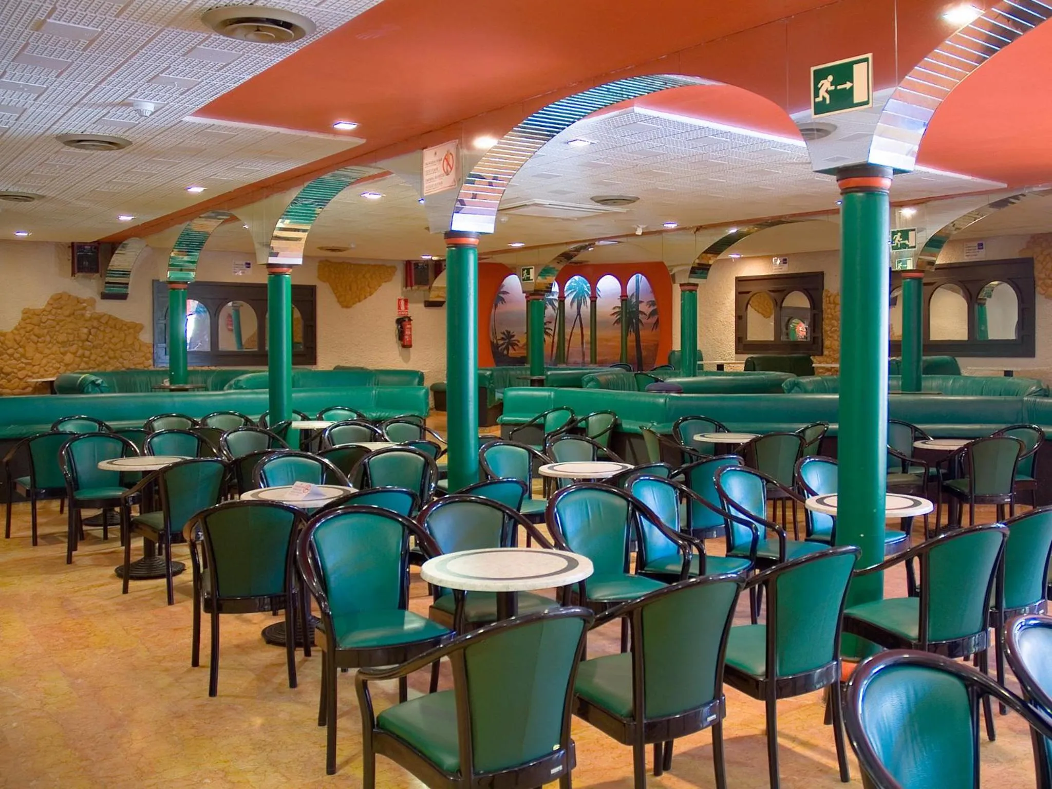 Restaurant/places to eat in Magic Aqua Rock Gardens