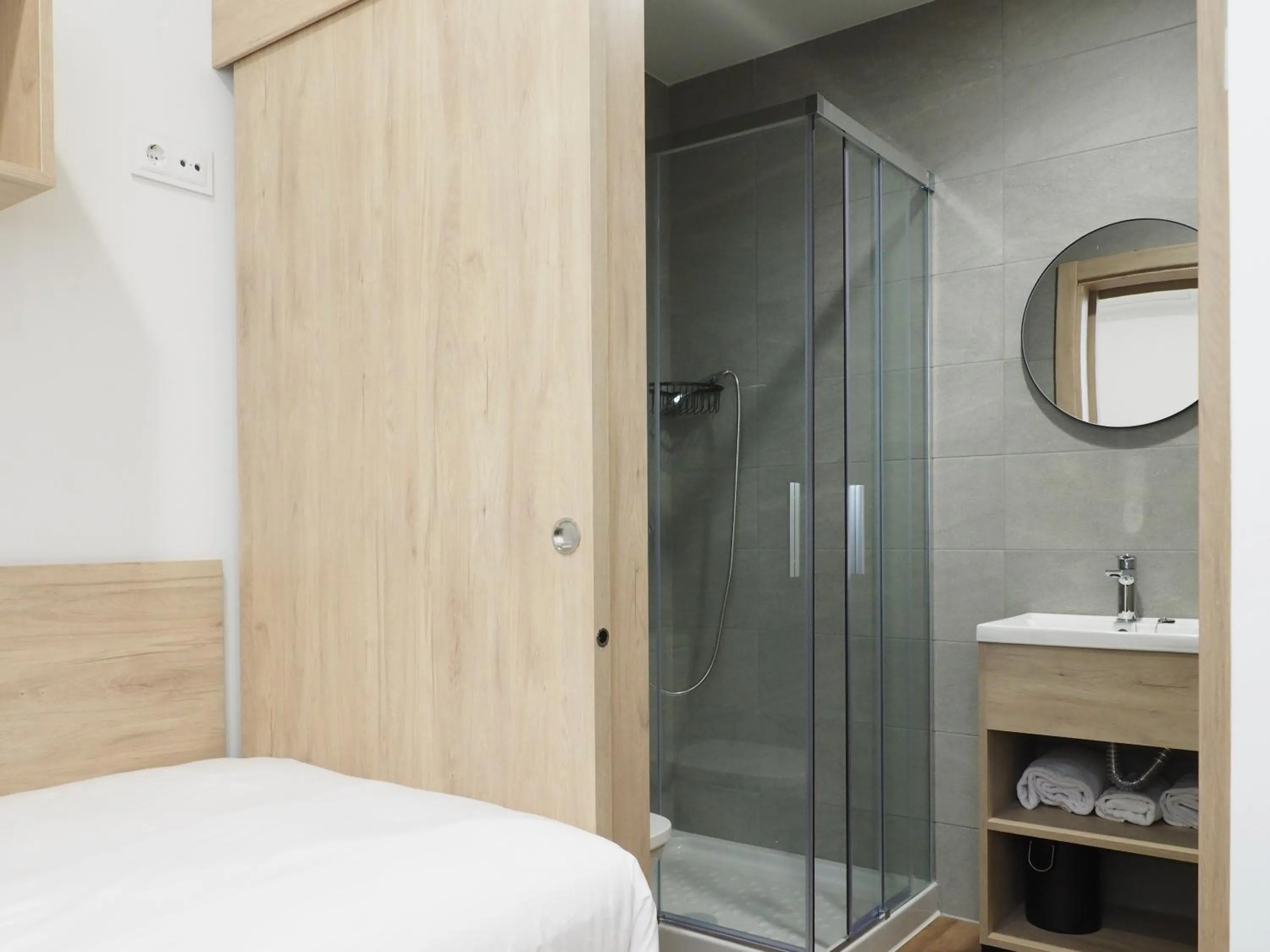 Shower, Bed in Micampus San Mamés Students Residence