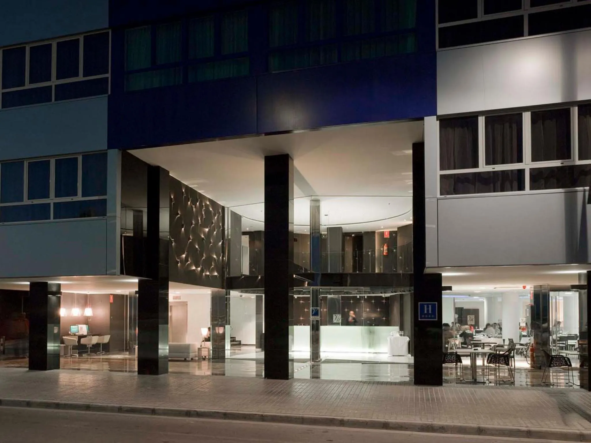 Facade/entrance in Hotel Villa del Mar