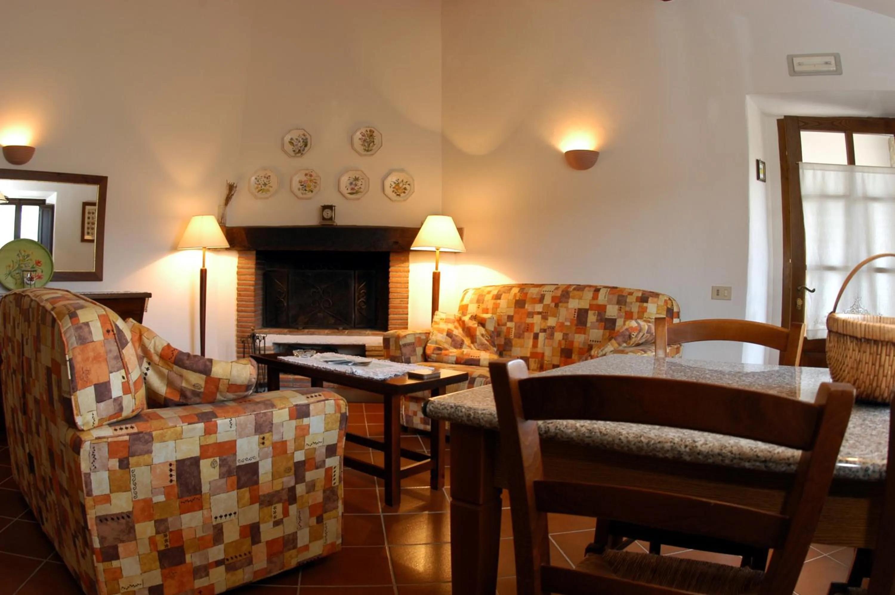 Communal lounge/ TV room in Collelungo