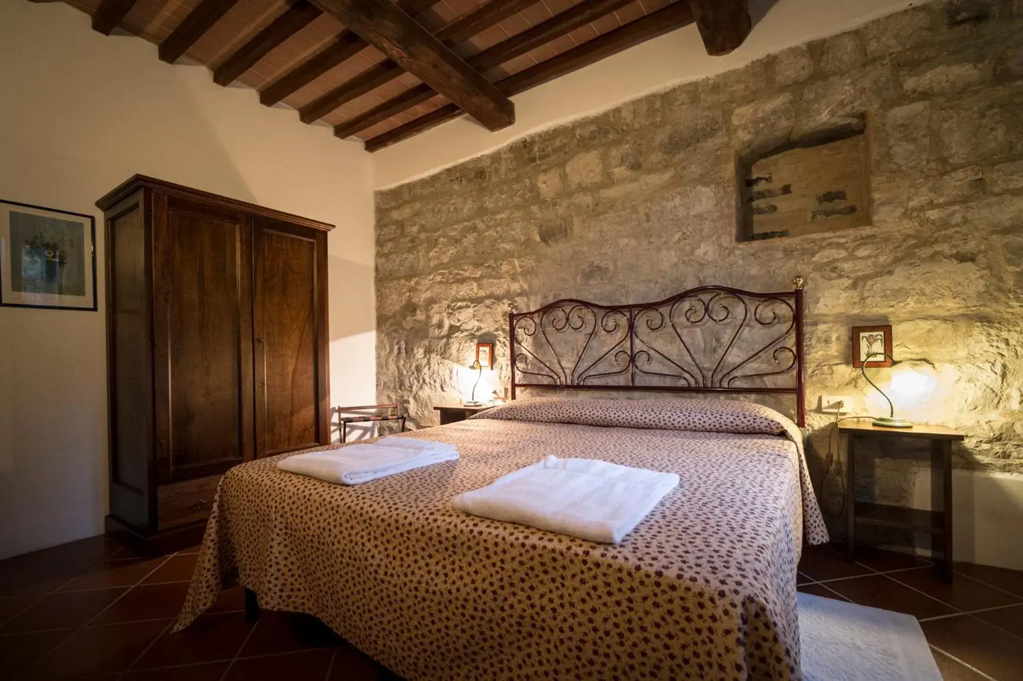Superior One-Bedroom Apartment with Patio in Collelungo Superior One-Bedroom Apartment with Patio in Collelungo