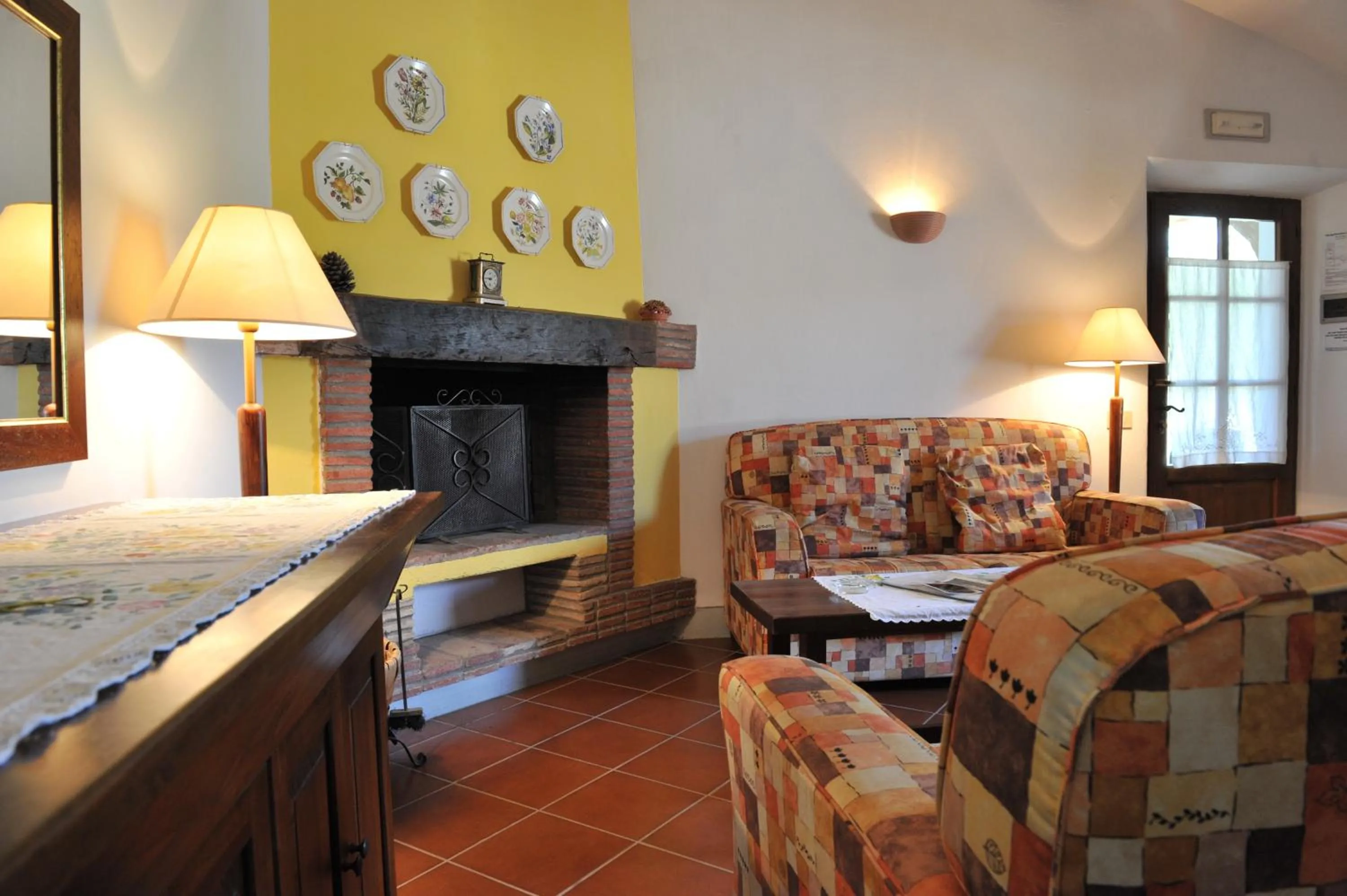 Communal lounge/ TV room in Collelungo