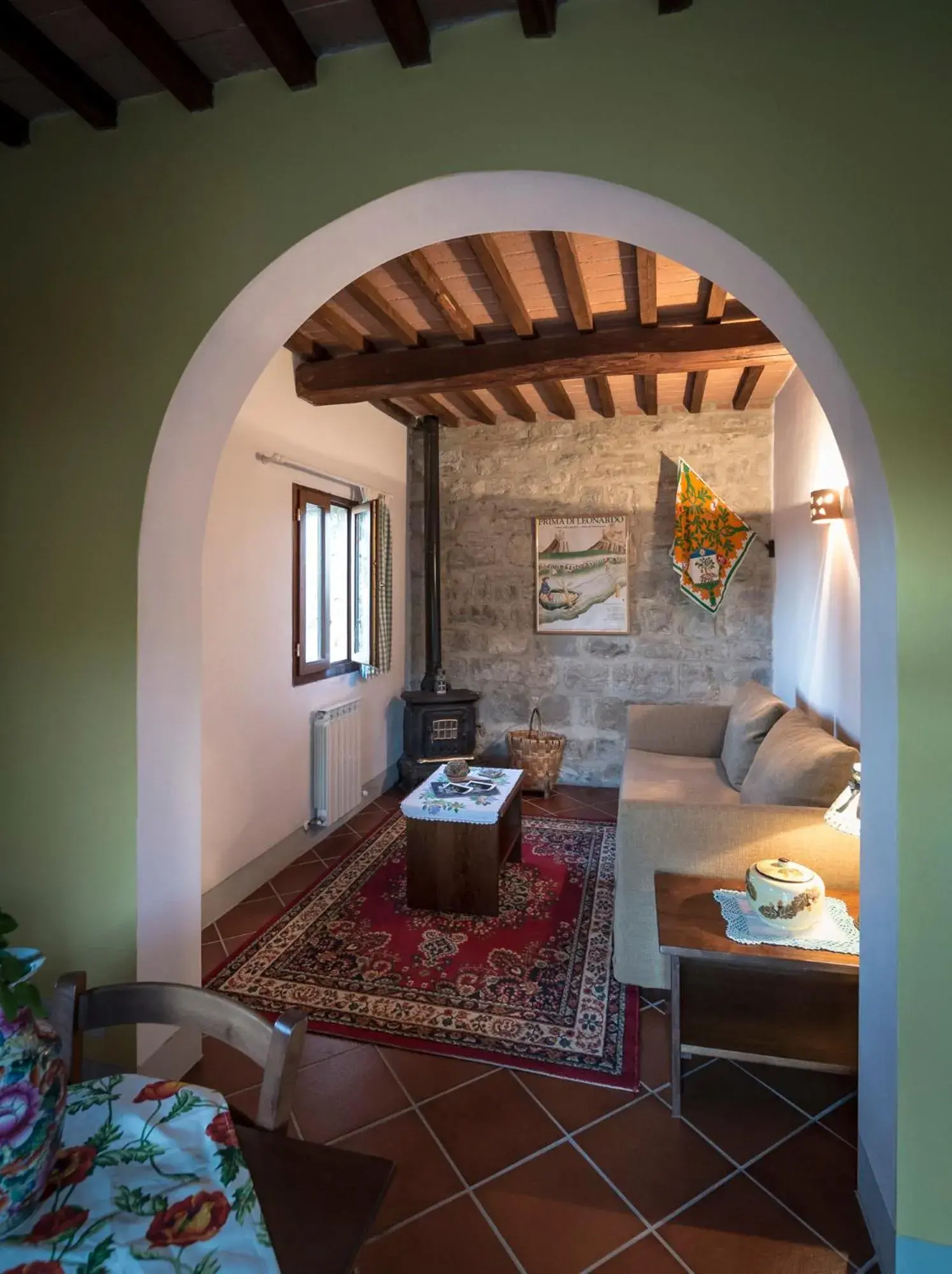 Superior One-Bedroom Apartment with Patio in Collelungo Superior One-Bedroom Apartment with Patio in Collelungo