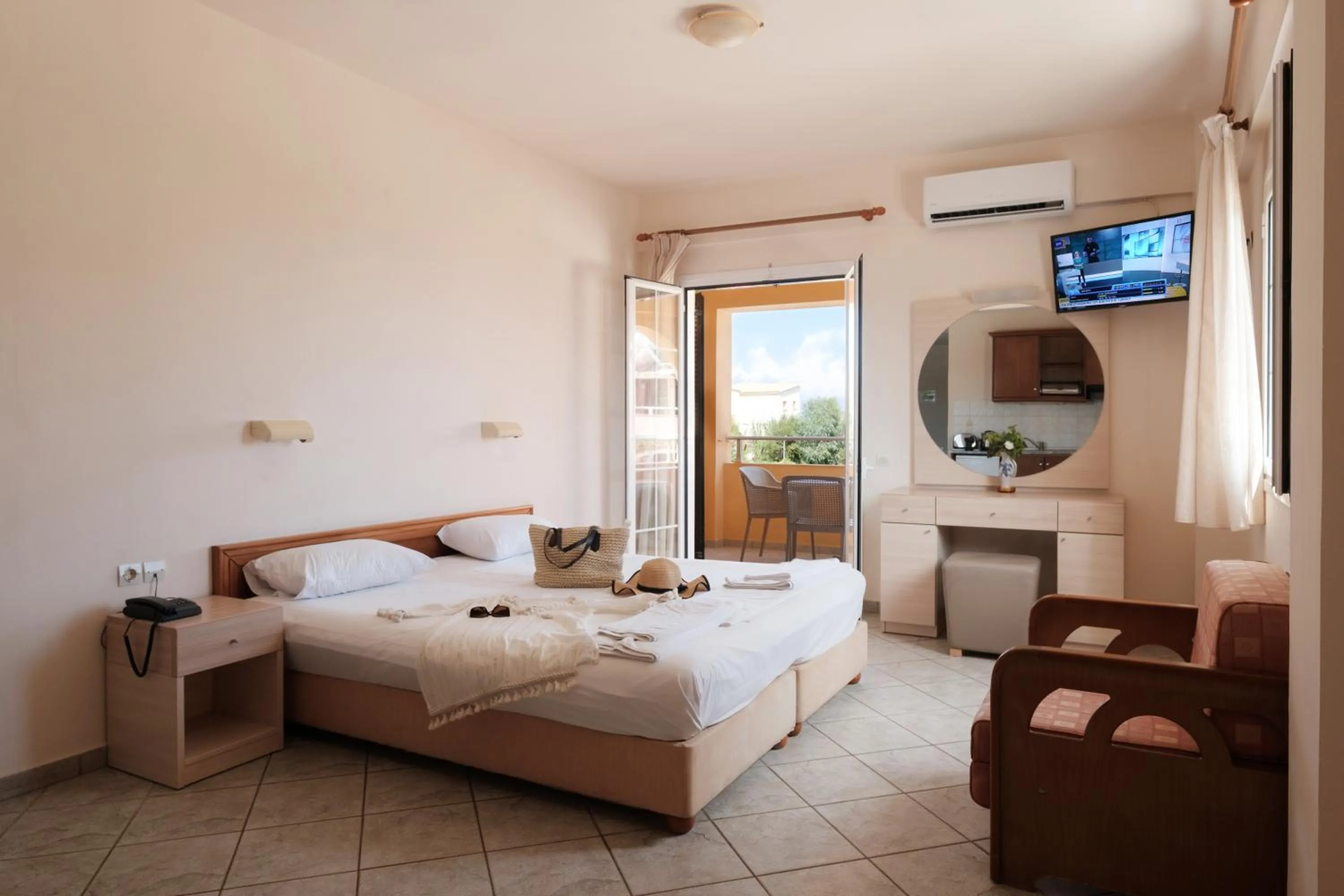 Photo of the whole room, Bed in Canal D' Amour by Estia