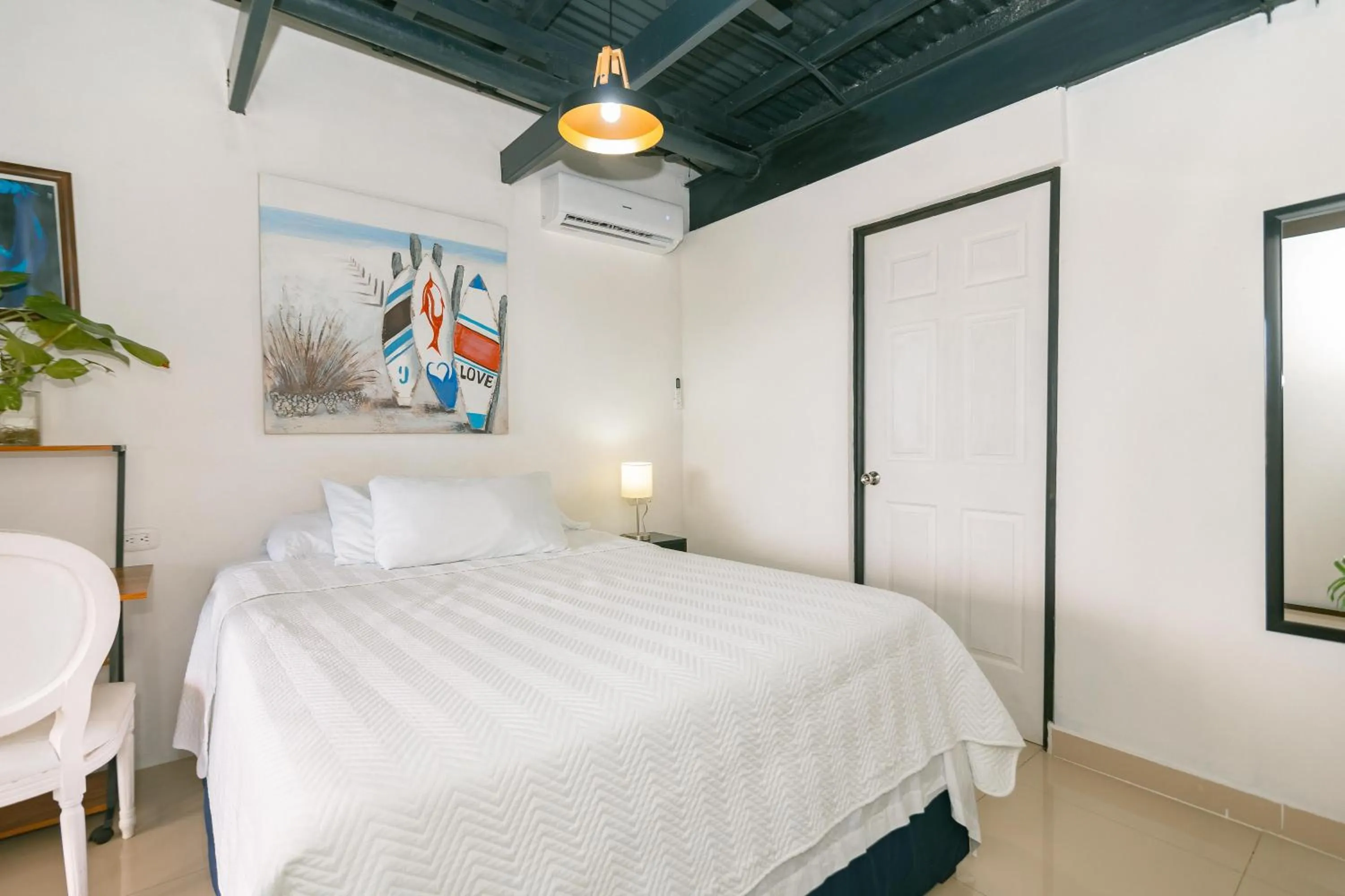 Photo of the whole room, Bed in Vista del Pacifico Boutique Hotel