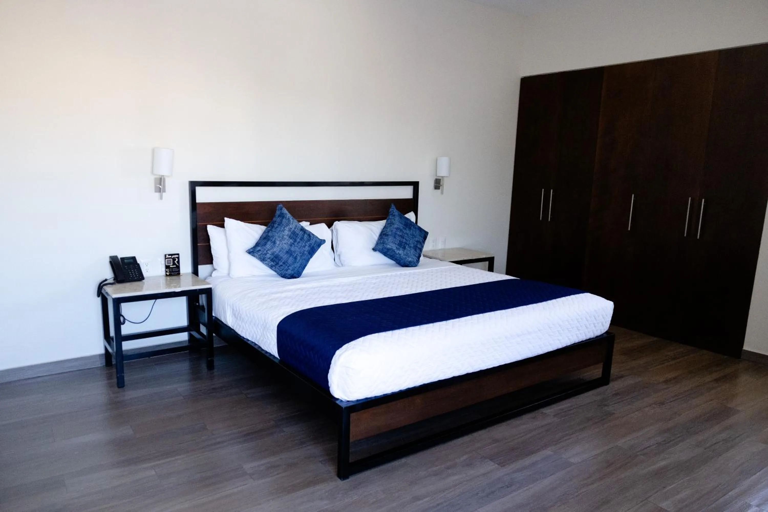 Bed in Hotel Refugio