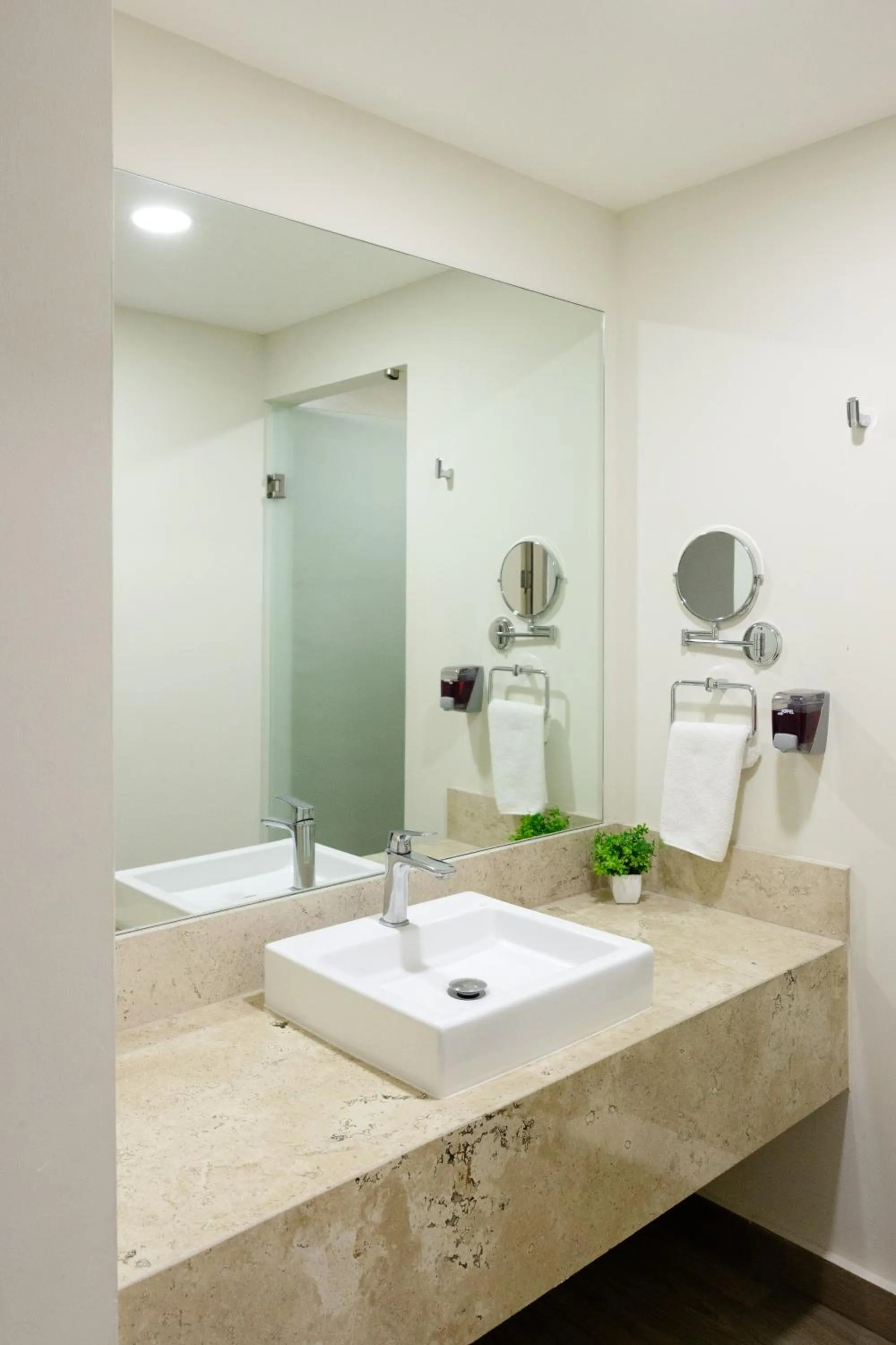 Hot Spring Bath in Hotel Refugio