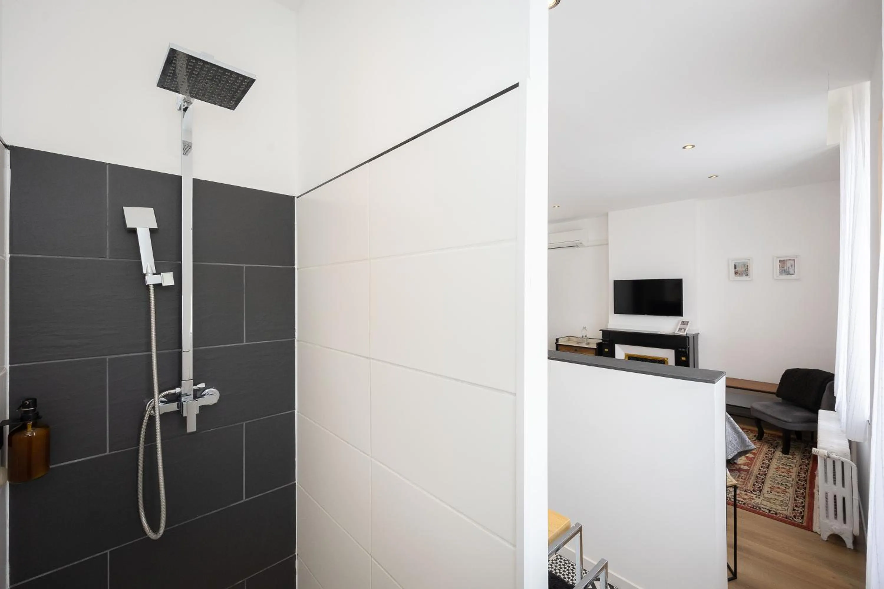 Shower in SalutBB Chambre d'hote