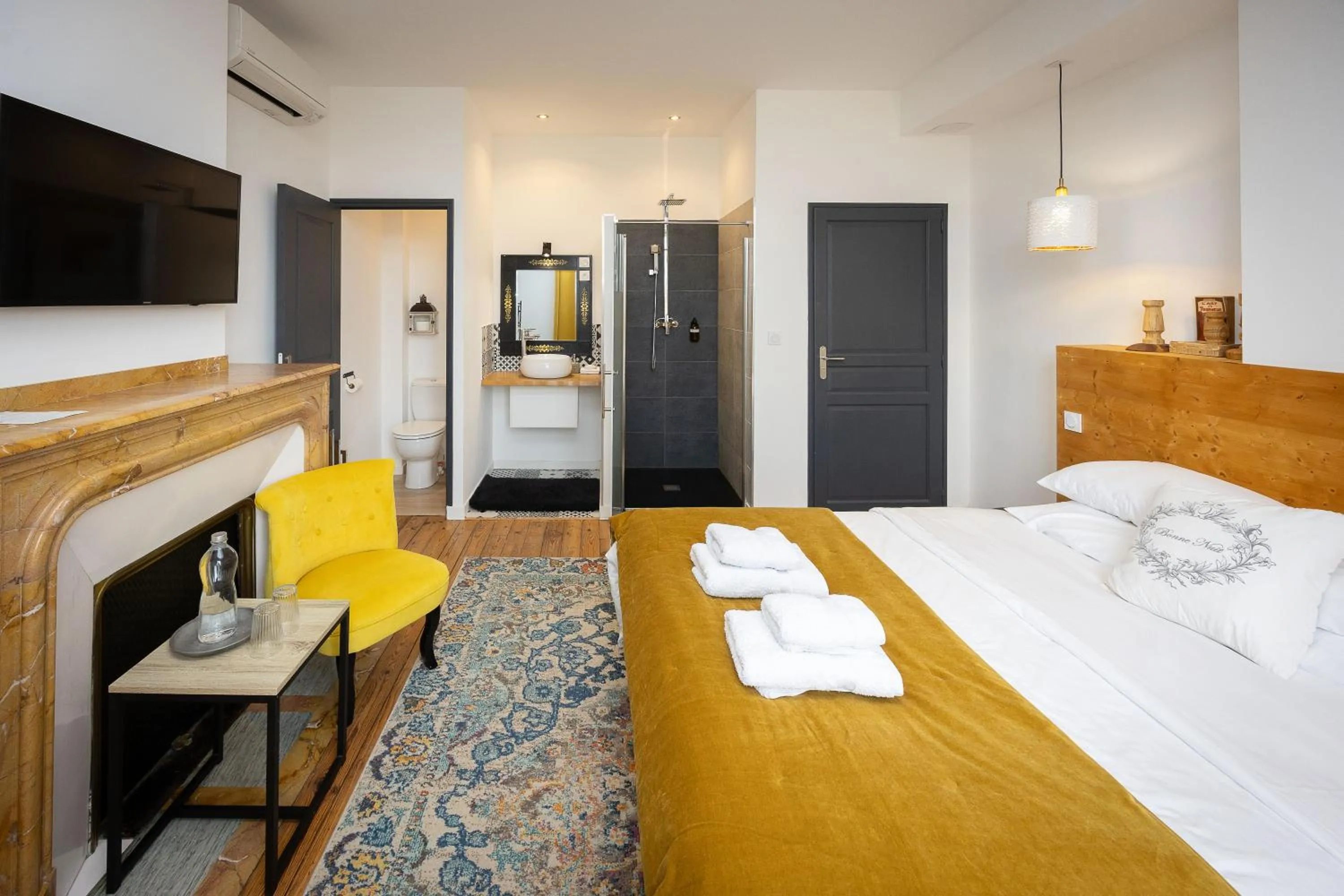 Bed in SalutBB Chambre d'hote