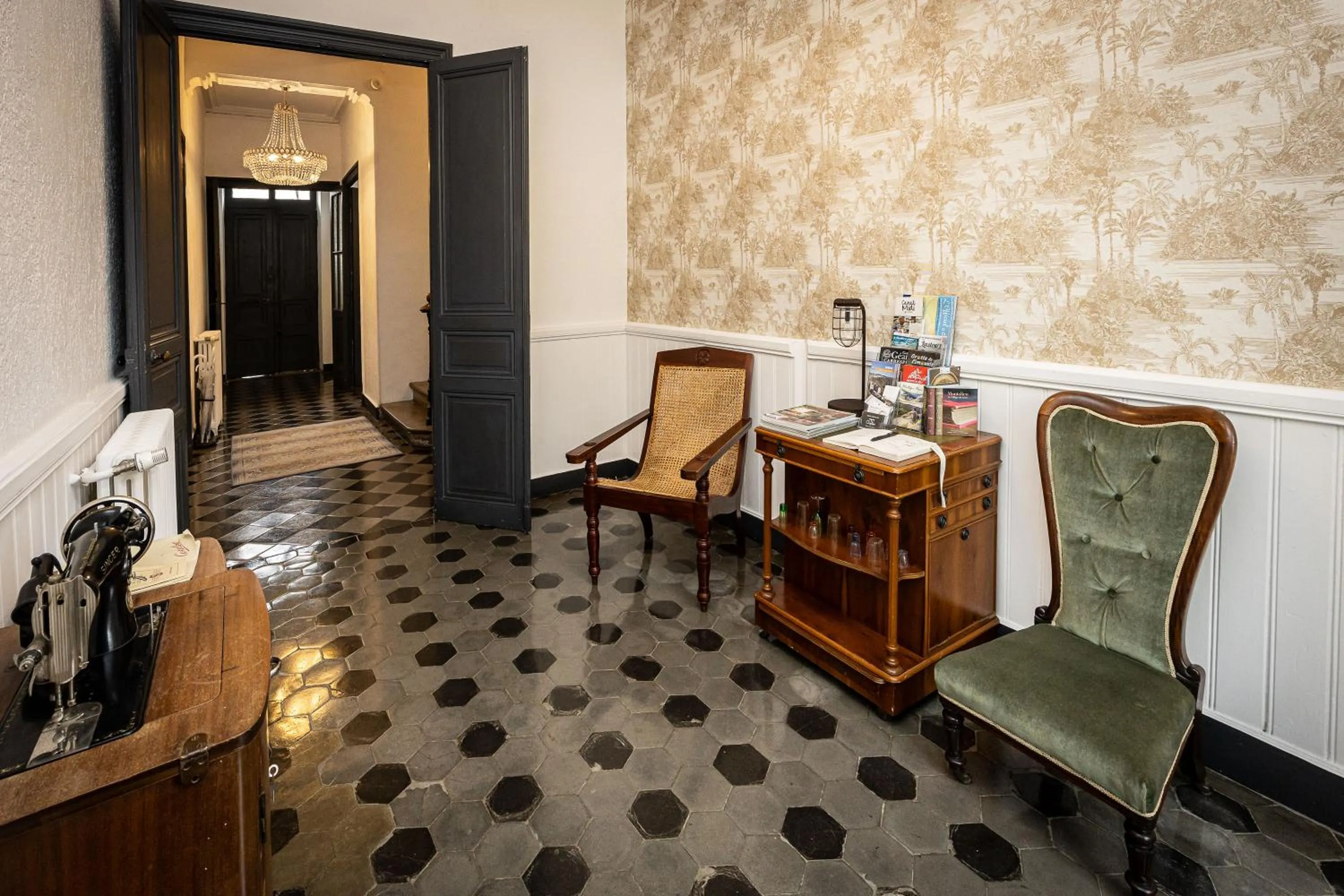 Seating area in SalutBB Chambre d'hote