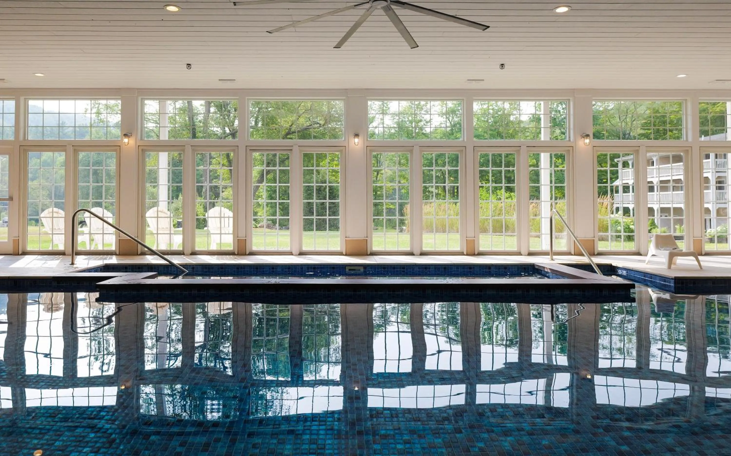 Swimming pool in On the River Inn