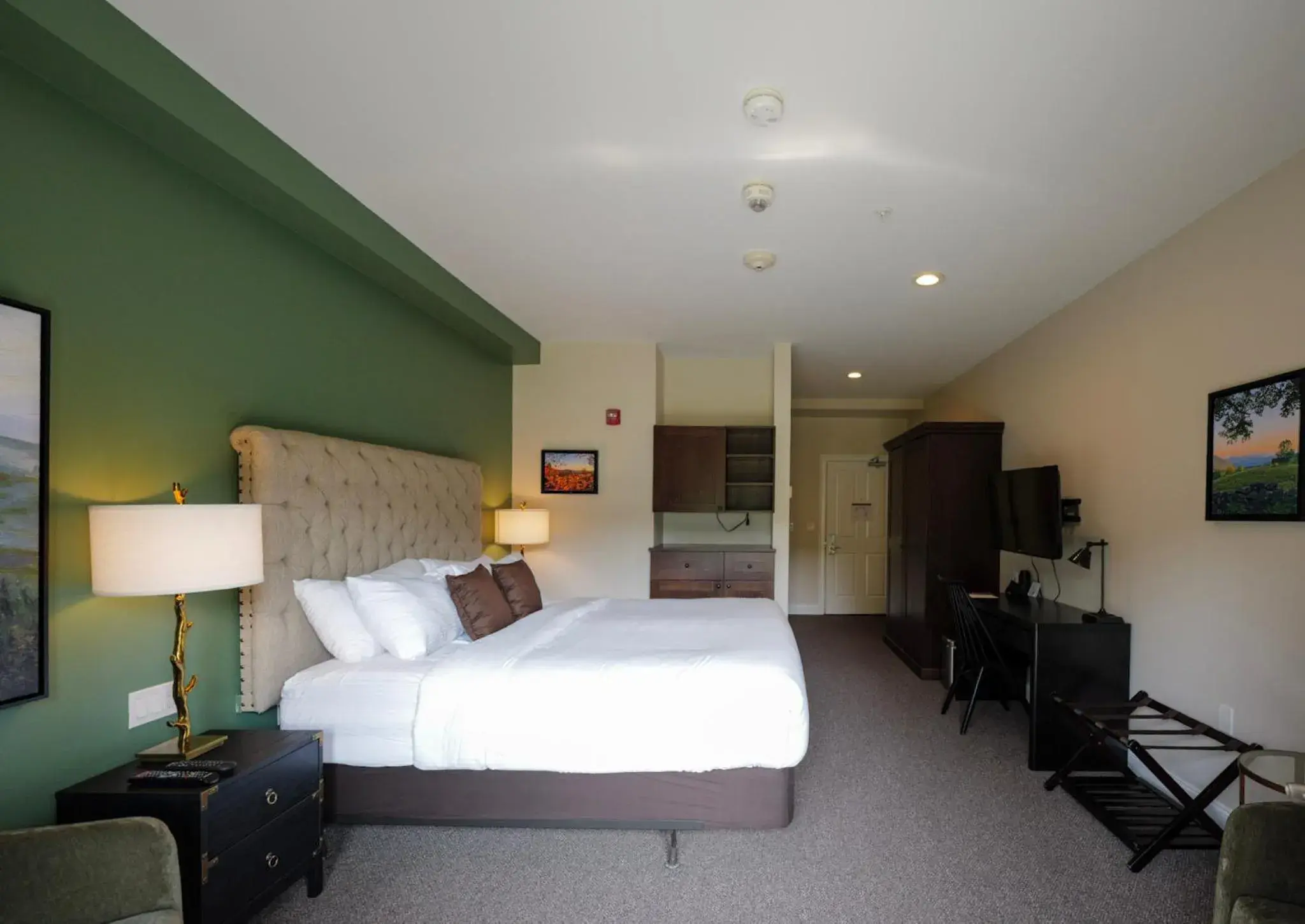 River View Handicap Accessible King Room in On the River Inn River View Handicap Accessible King Room in On the River Inn