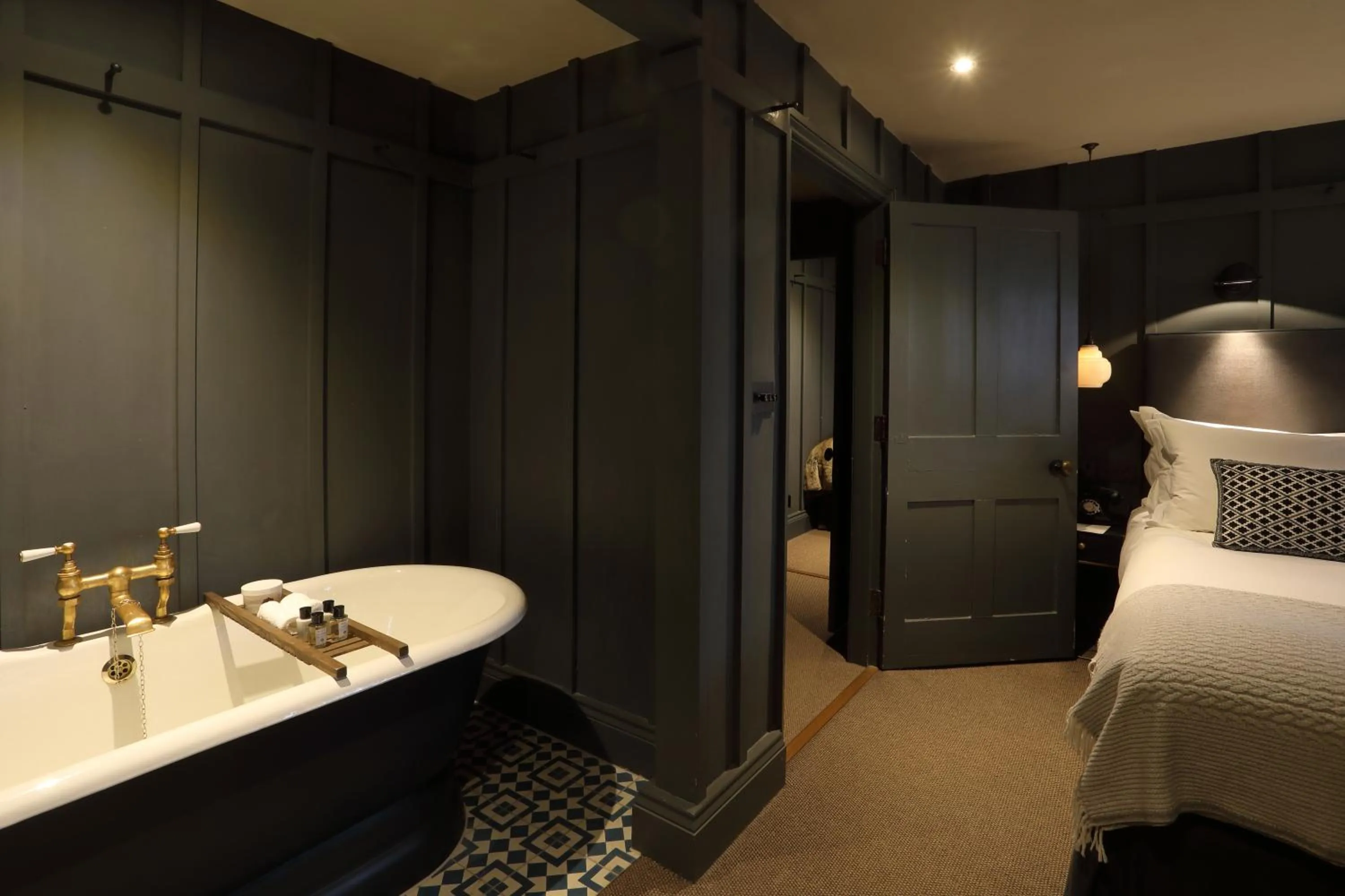 Bedroom, Bed in No131 The Promenade