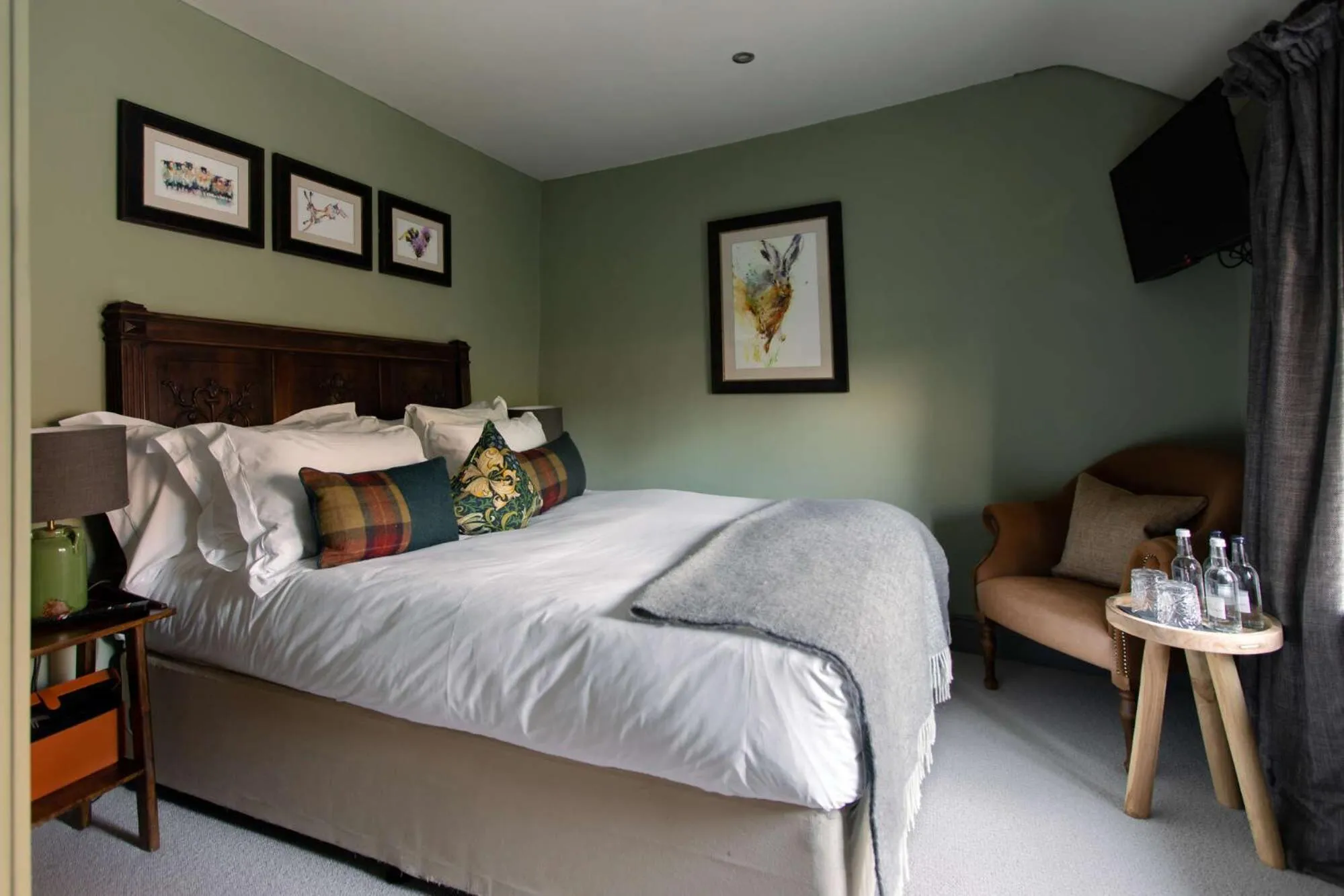 Bed in The Wheatsheaf Inn