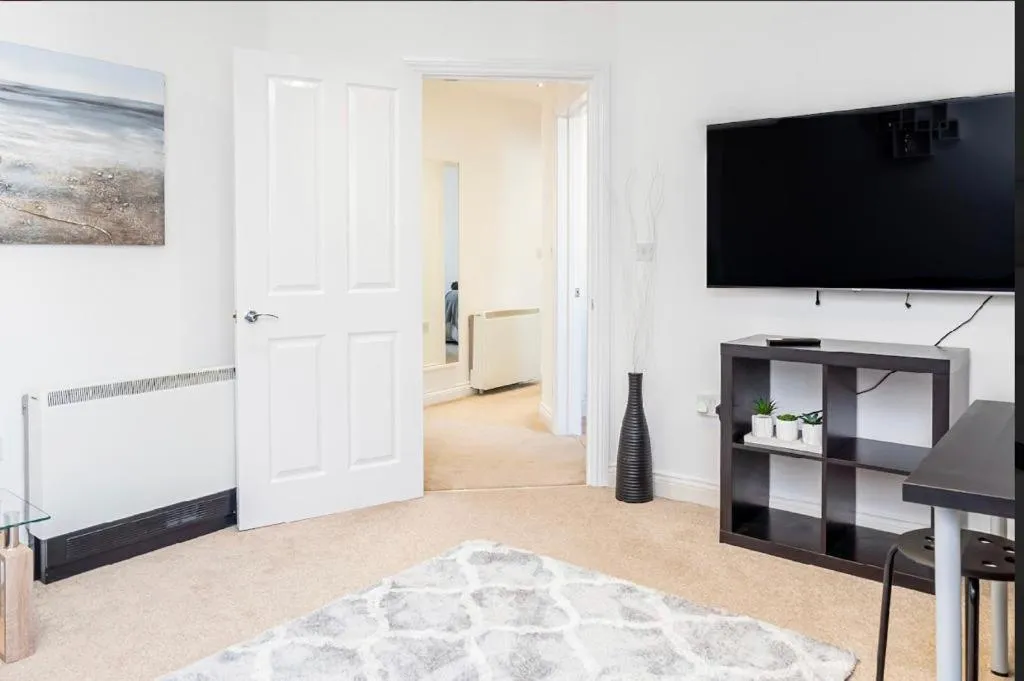 Living room in Bayview Apartments