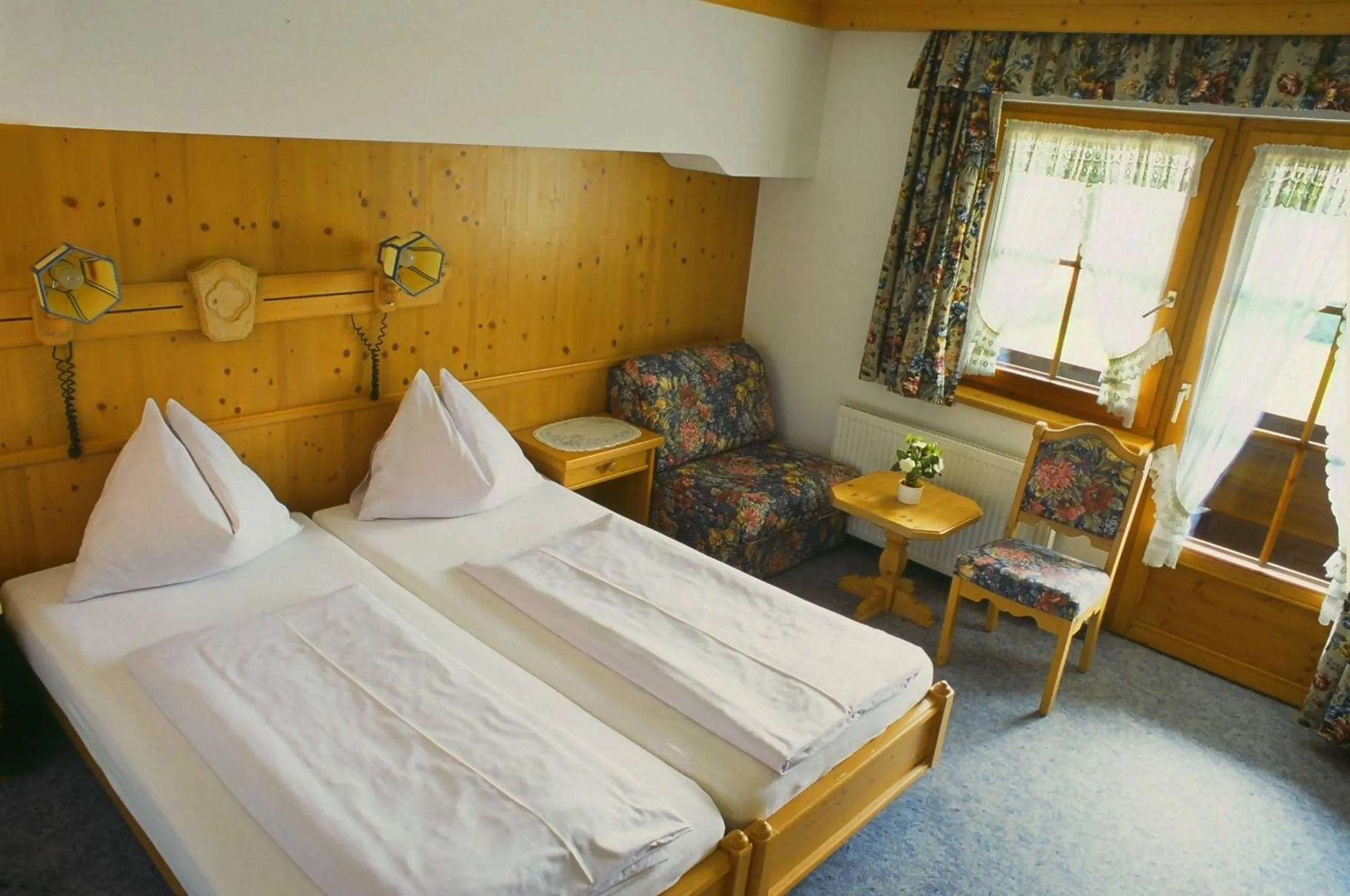 Bed in Kaiserhotel Neuwirt