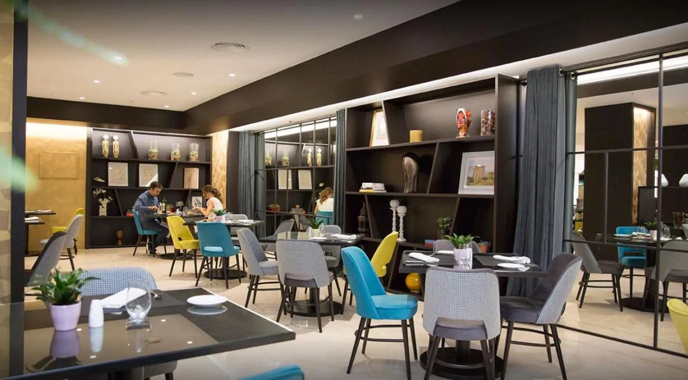 Restaurant/places to eat in Intelier Rosa