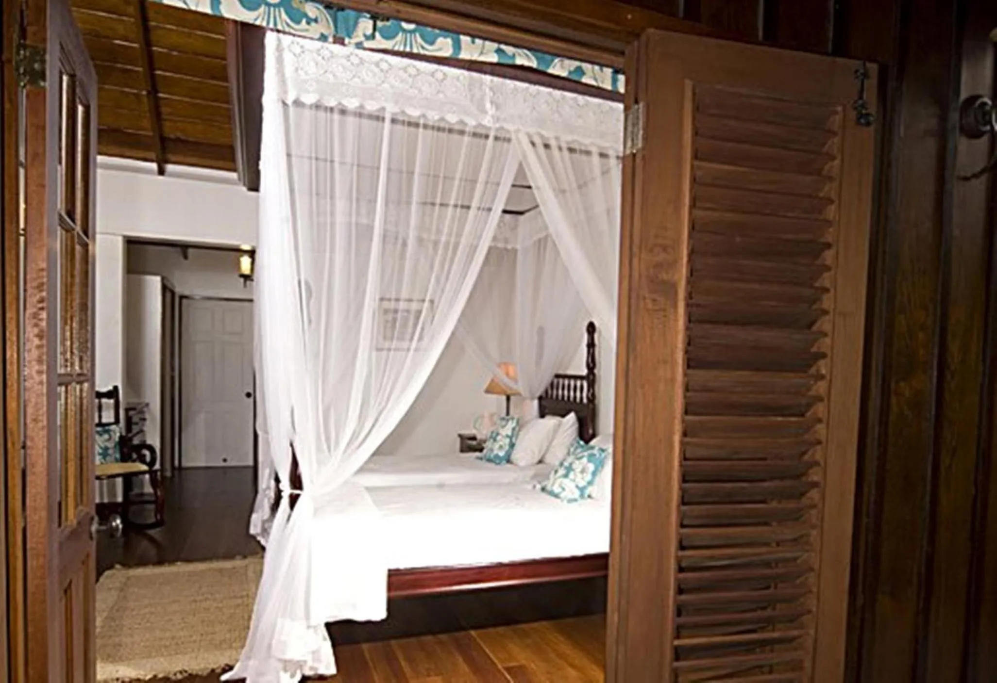 Decorative detail, Bed in Spring Hotel Bequia