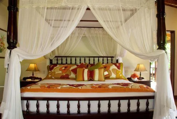Decorative detail, Bed in Spring Hotel Bequia
