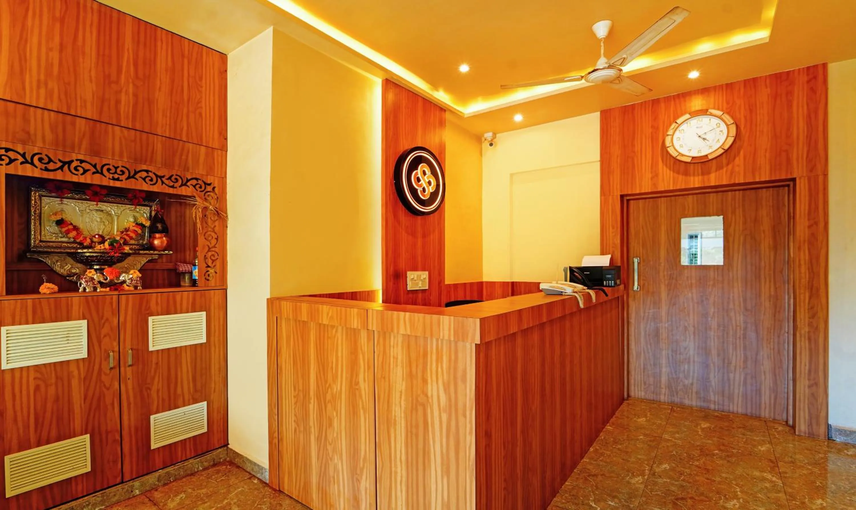 Lobby or reception in Treebo SS Residency With Mountain View