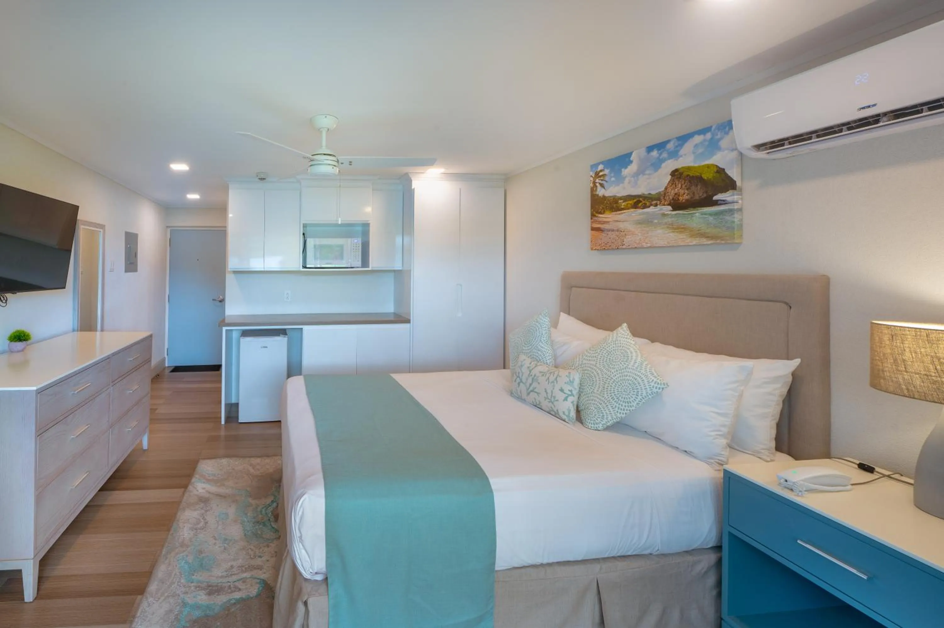 Photo of the whole room, Bed in Blue Haven Holiday Apartments