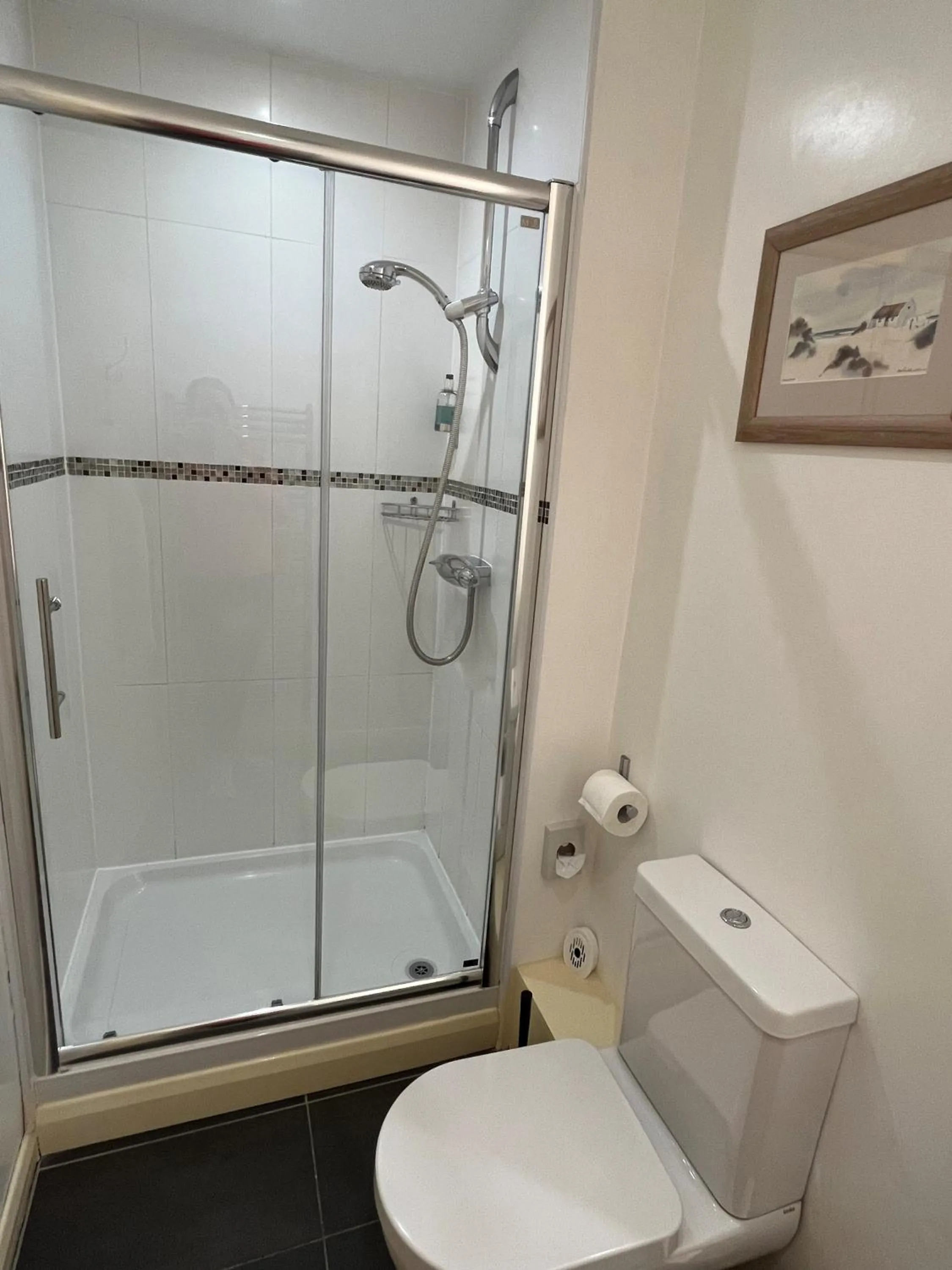 Shower in Wold Escapes, Highfield Farm