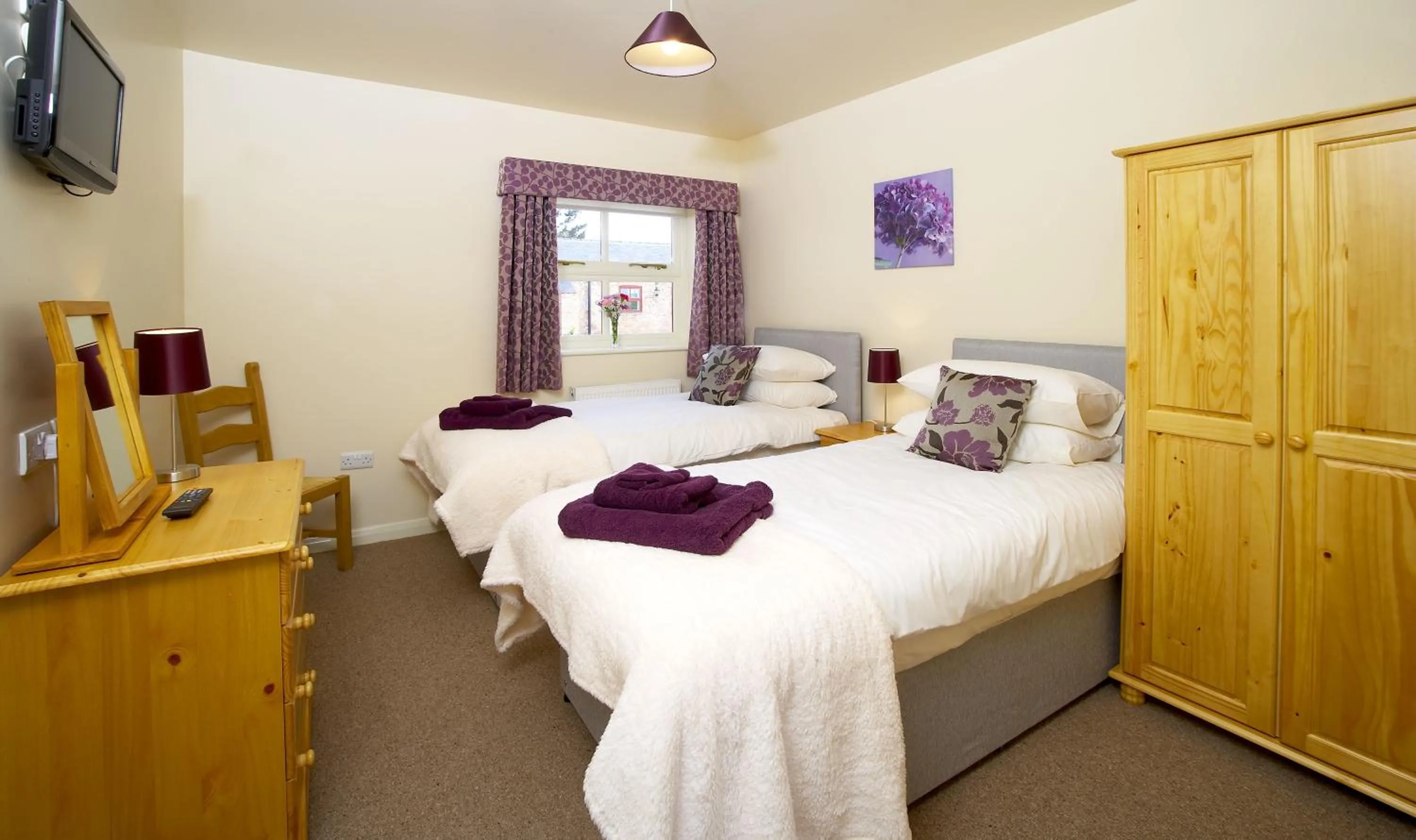 Bed in Wold Escapes, Highfield Farm