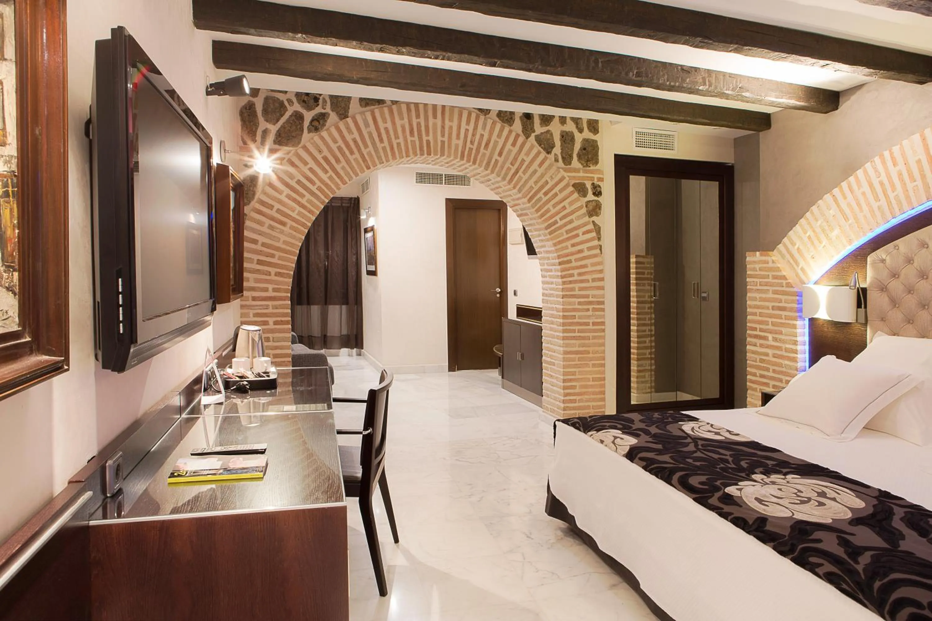 Photo of the whole room, Bed in Pintor El Greco