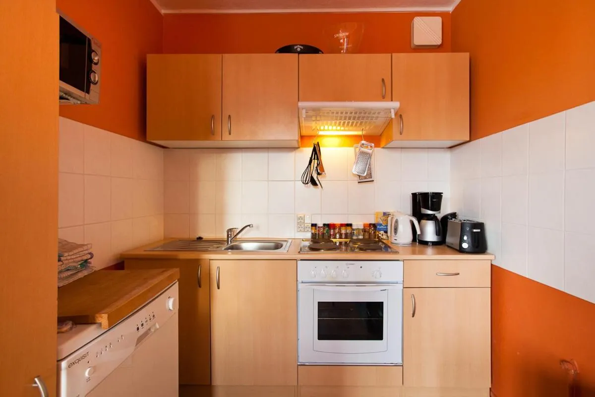 Kitchen or kitchenette, Kitchen/Kitchenette in Park & City Alex