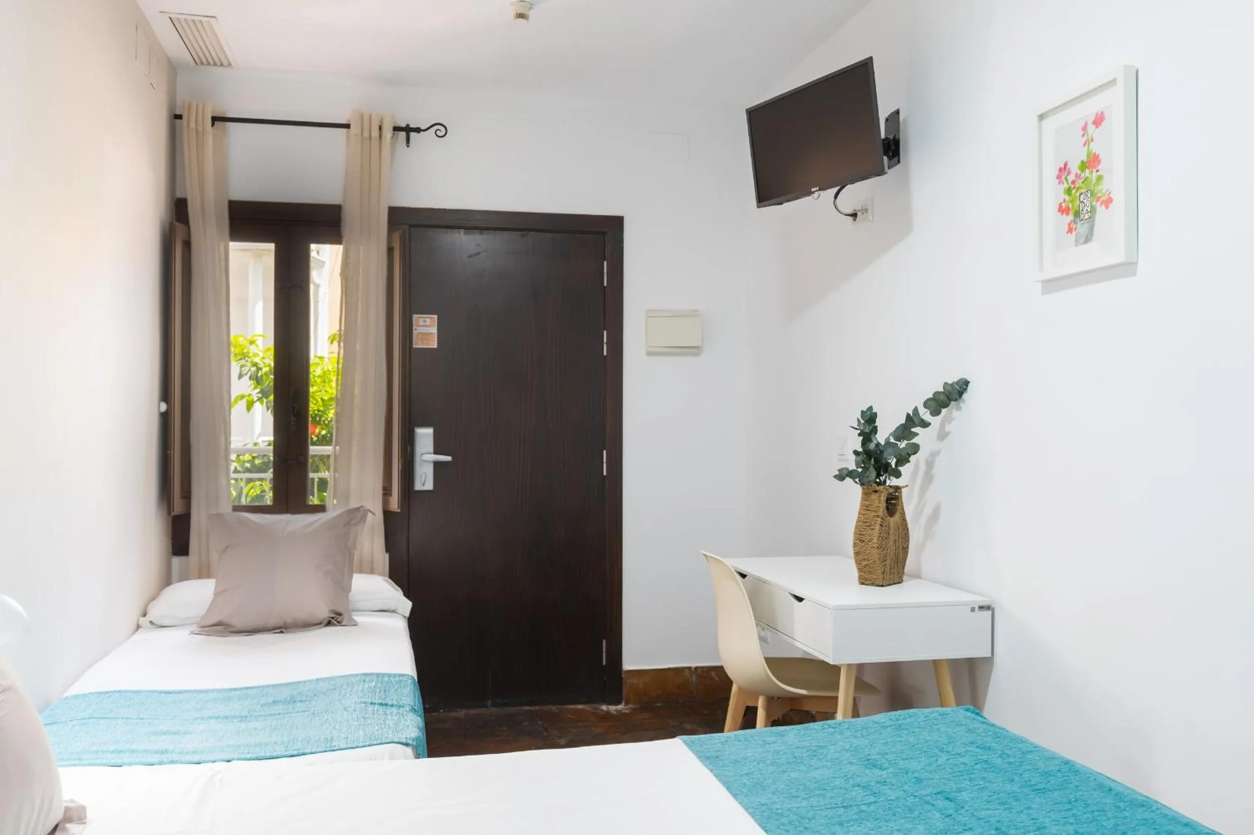 Photo of the whole room, Bed in Hotel Boutique Puerta del Rincón