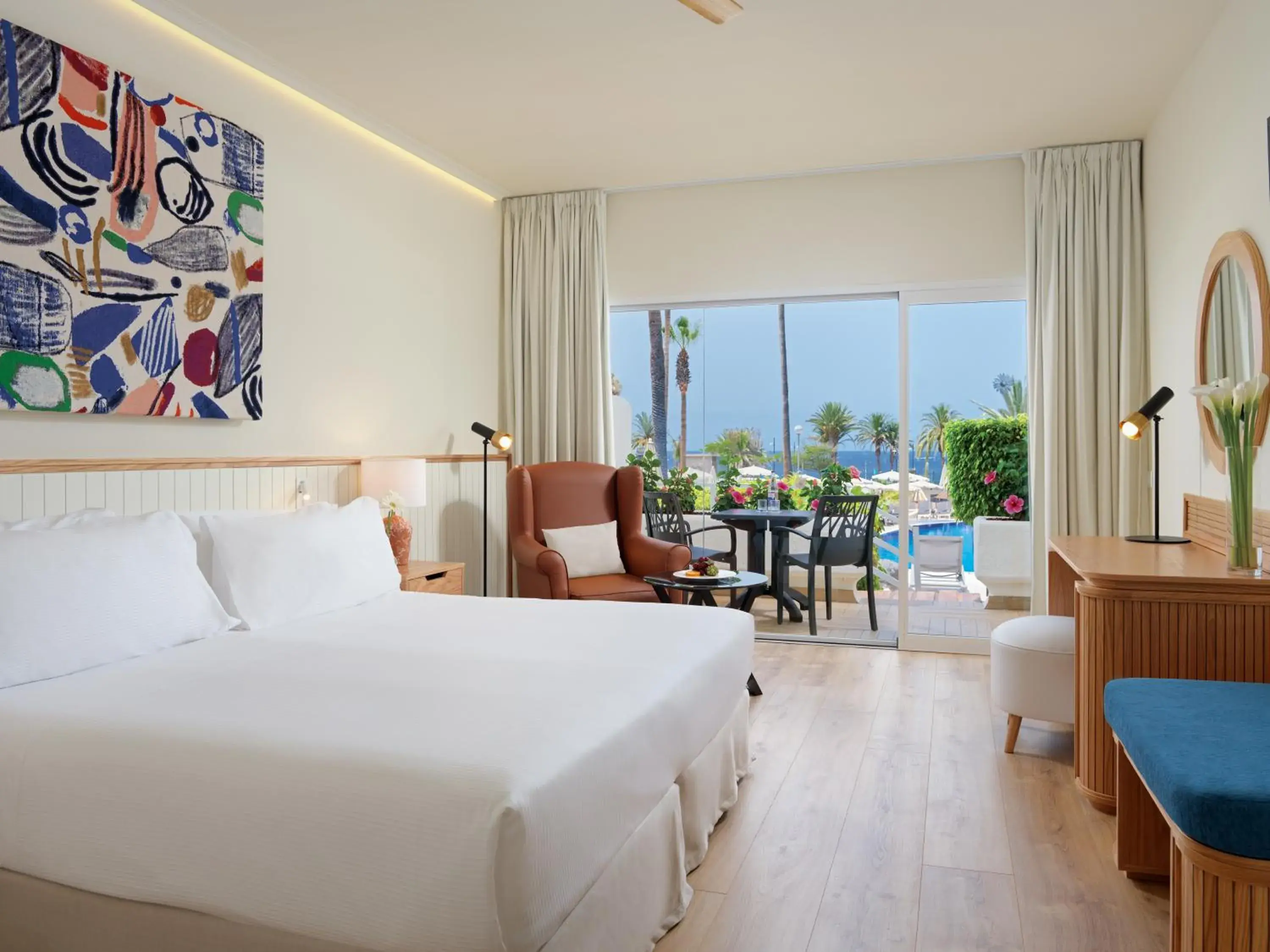 Deluxe Double or Twin Room with Terrace in H10 Gran Tinerfe - Adults Only Deluxe Double or Twin Room with Terrace in H10 Gran Tinerfe - Adults Only