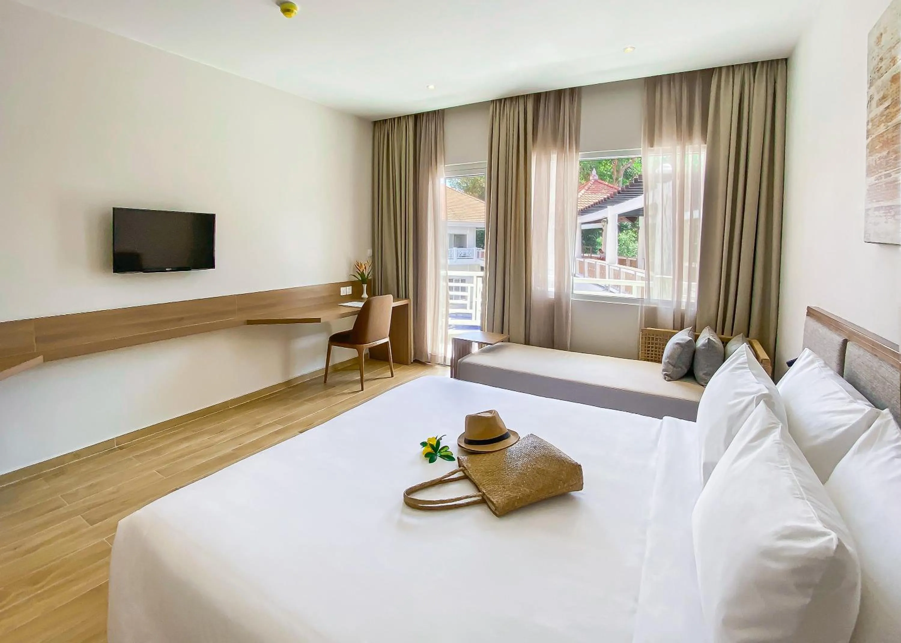 Photo of the whole room, Bed in Minera Hot Springs Binh Chau