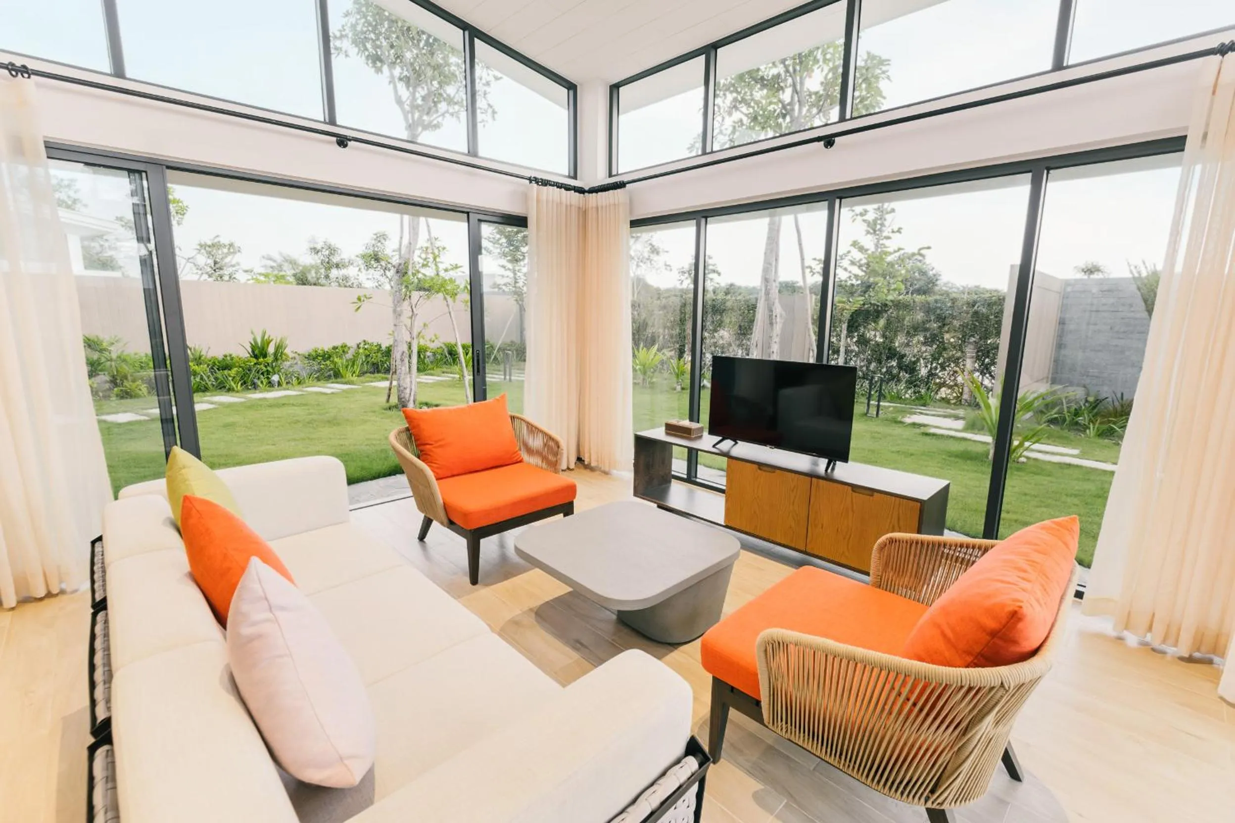 Living room in Minera Hot Springs Binh Chau