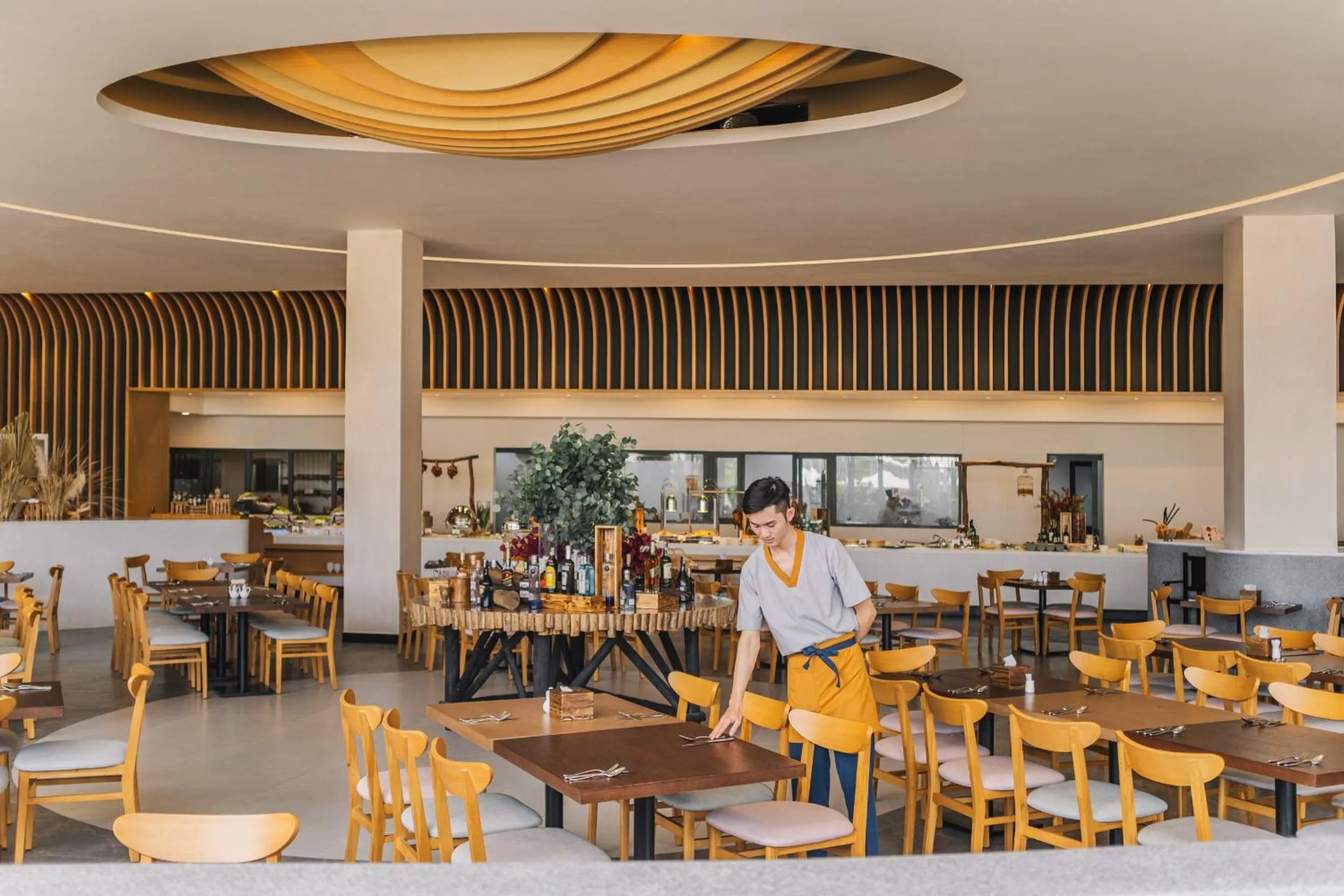 Restaurant/places to eat in Minera Hot Springs Binh Chau