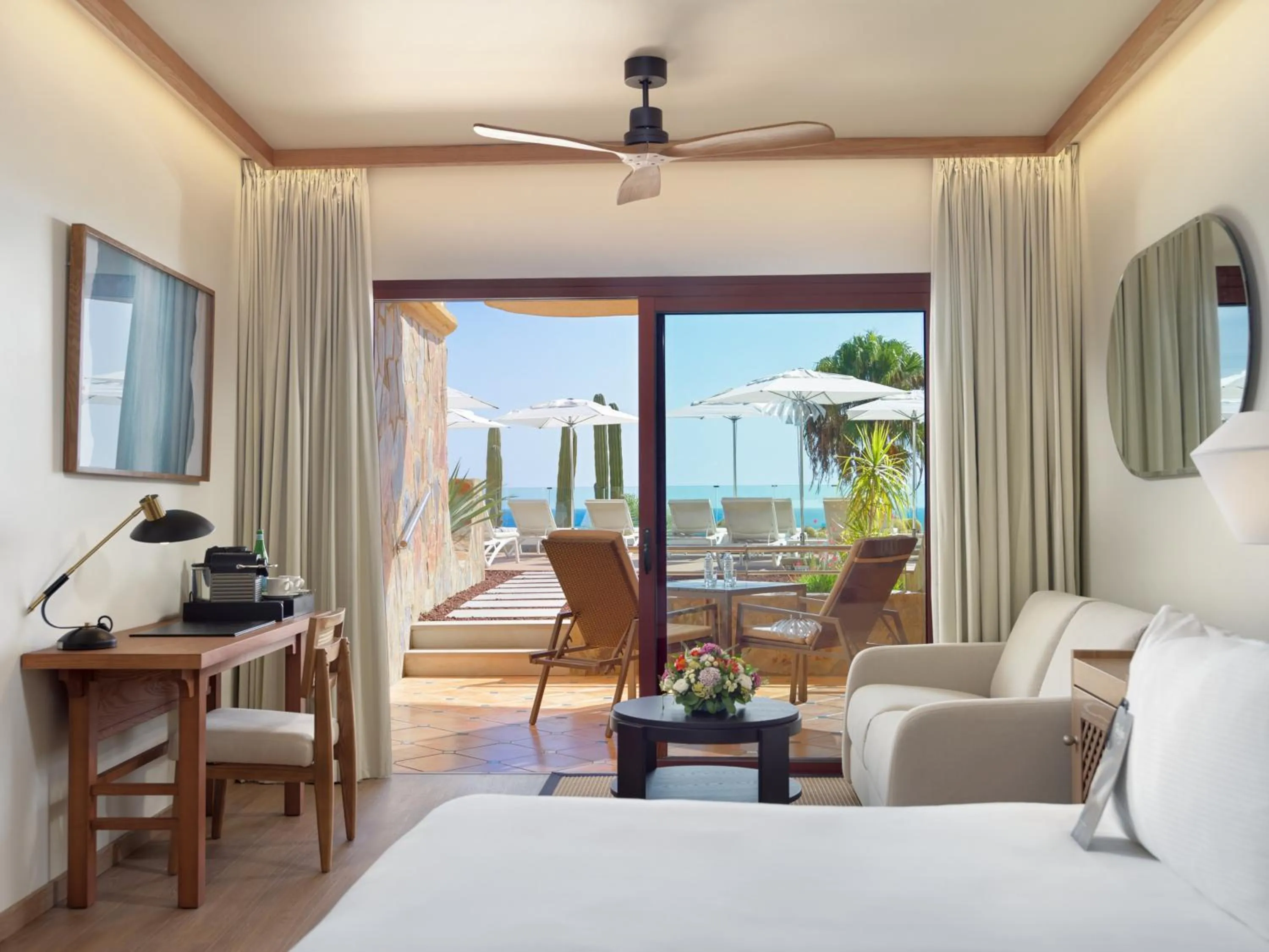 Bed in H10 Playa Meloneras Horizons Collection