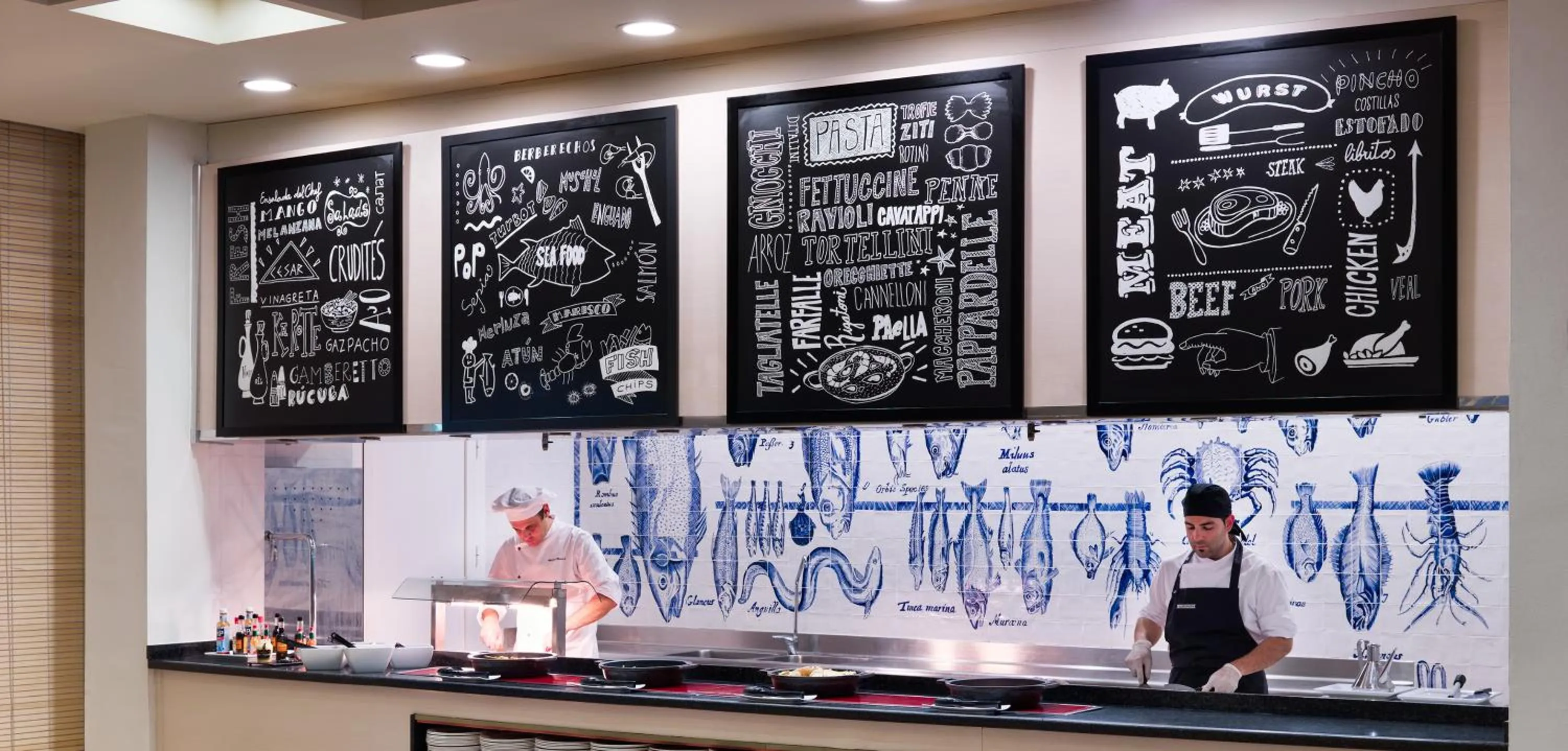 Restaurant/places to eat in H10 Salauris Palace