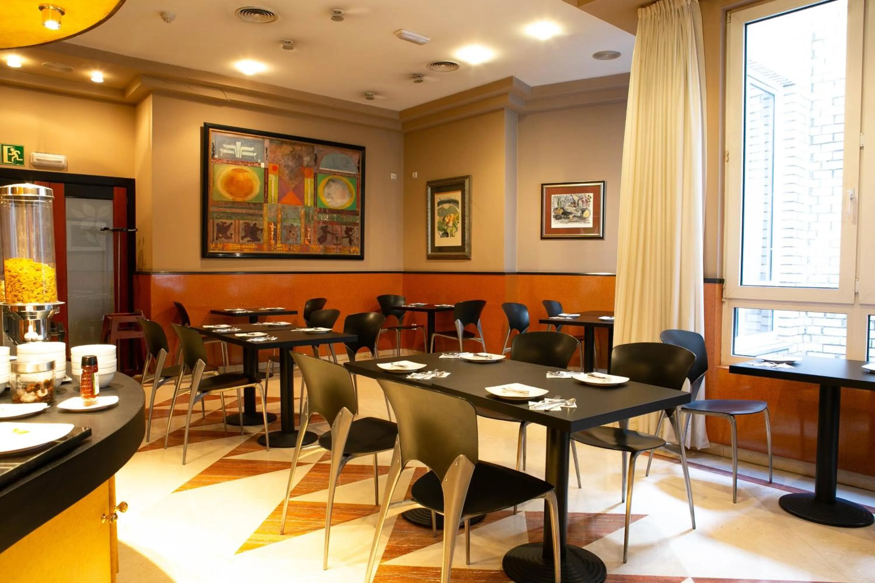 Dining area in Hotel Sercotel Ciudad de Oviedo