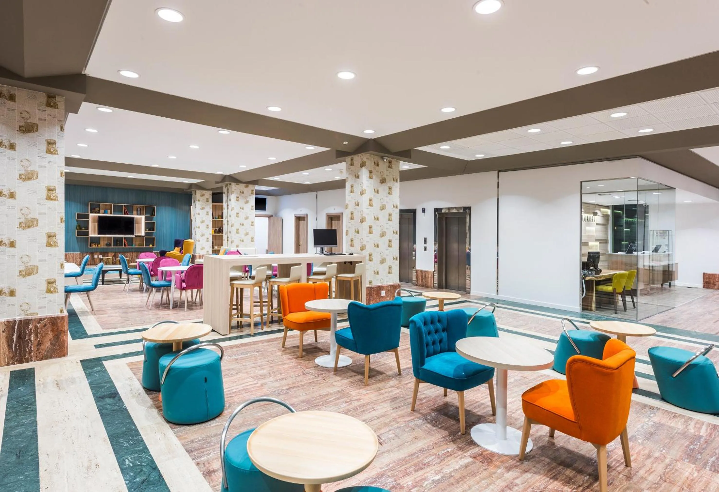 TV and multimedia in Hotel Guadalajara & Conference Center Affiliated by Meliá