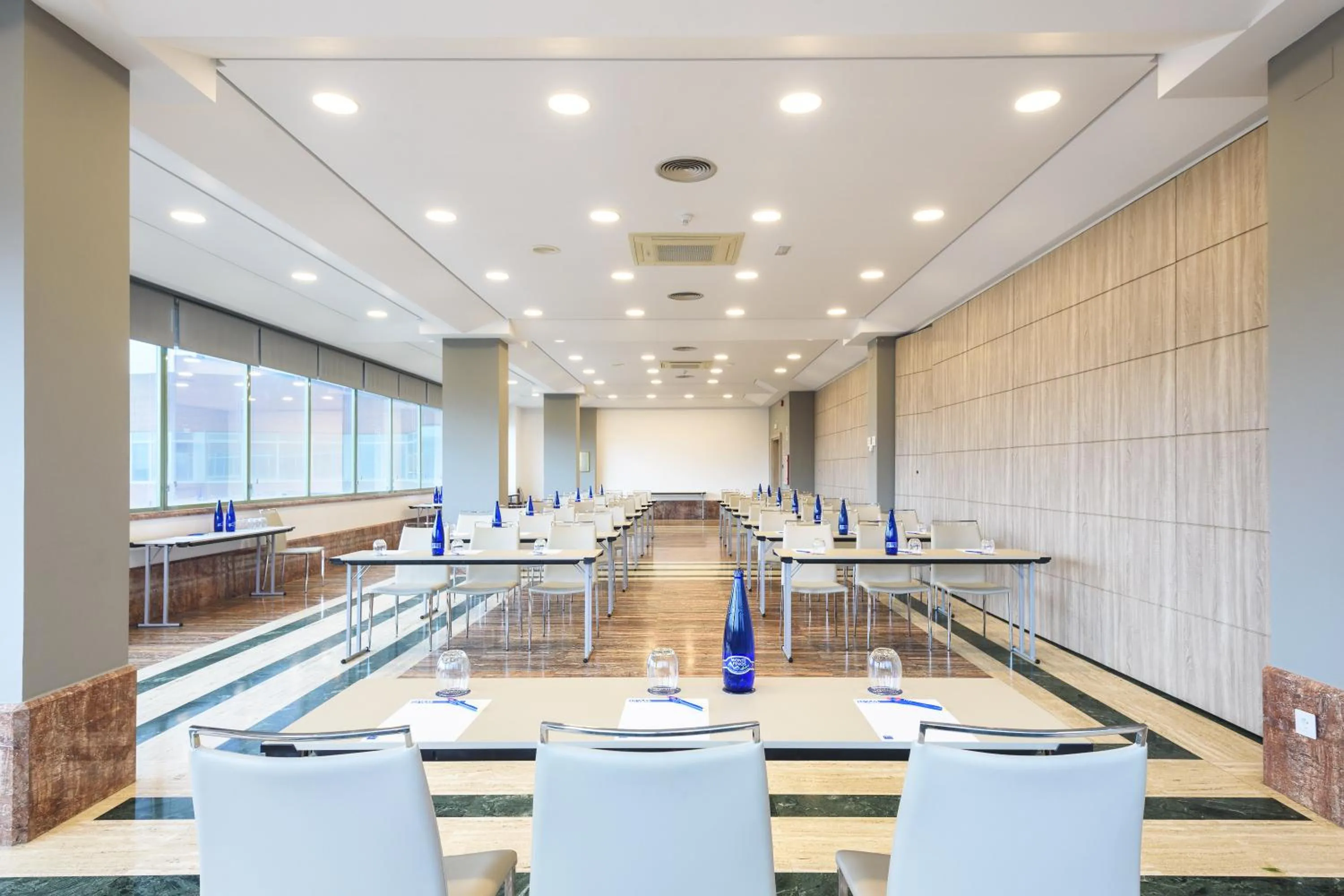 Meeting/conference room in Hotel Guadalajara & Conference Center Affiliated by Meliá