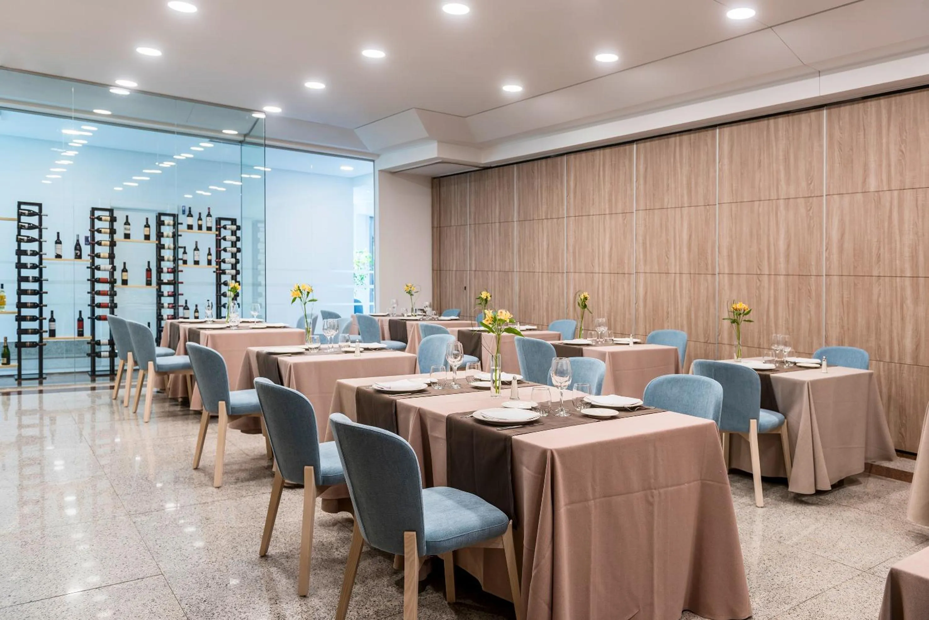 Restaurant/places to eat in Hotel Guadalajara & Conference Center Affiliated by Meliá