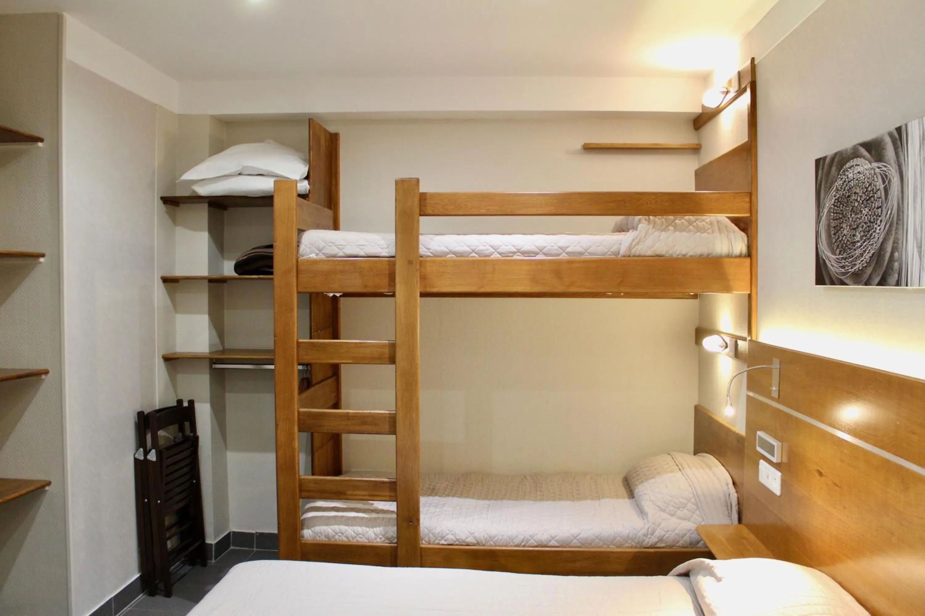 Bedroom, Bed in Hotel des Pyrénées